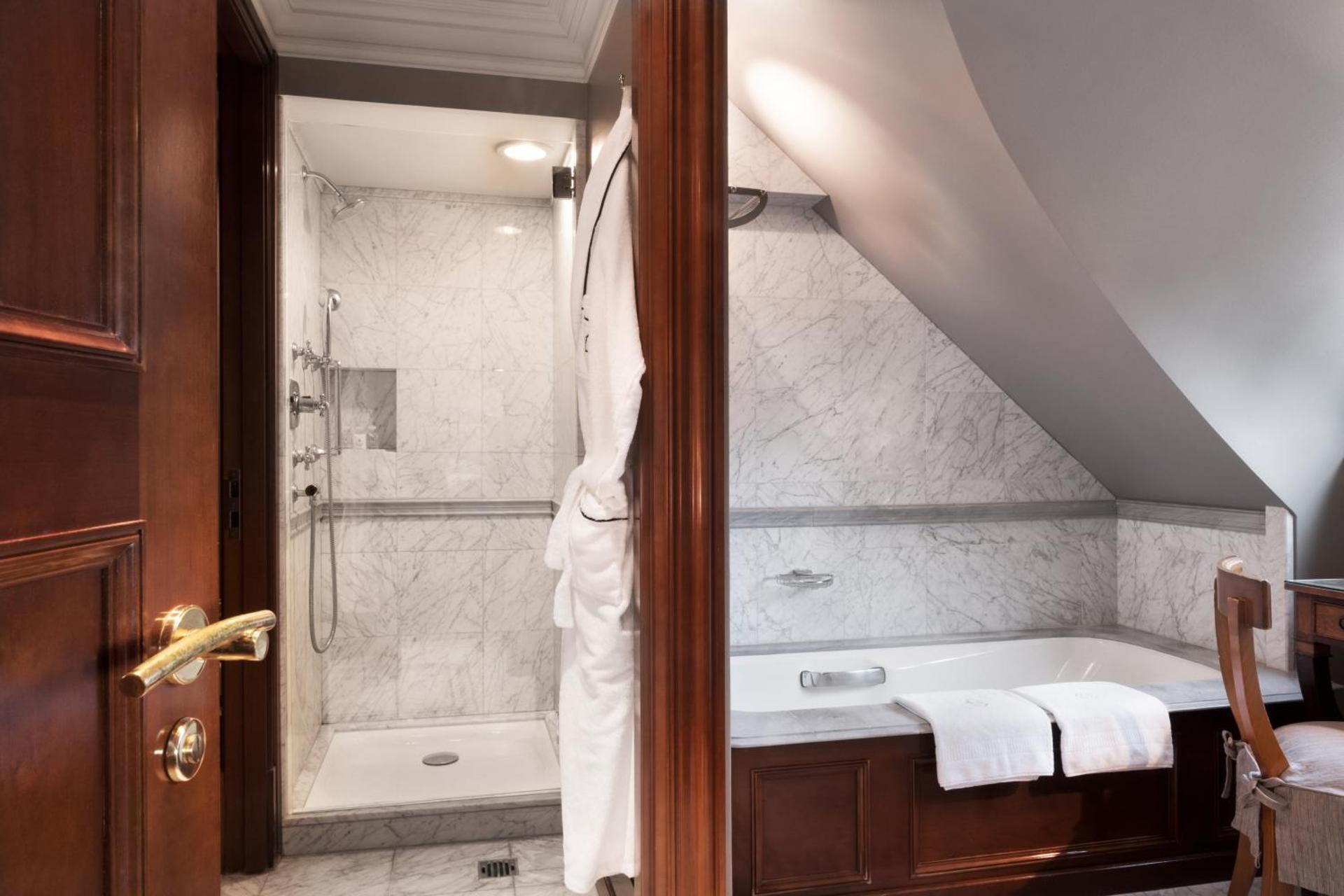 Schlosshotel Berlin - Photo 28