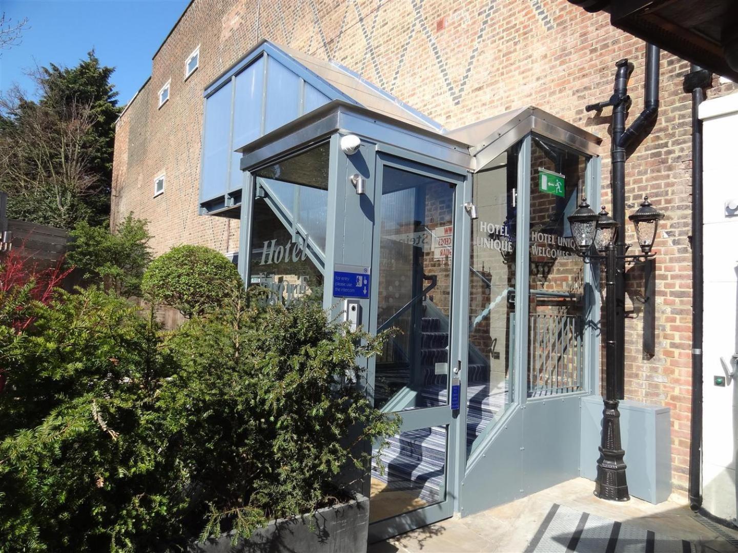 Hotel Unique - Photo 10