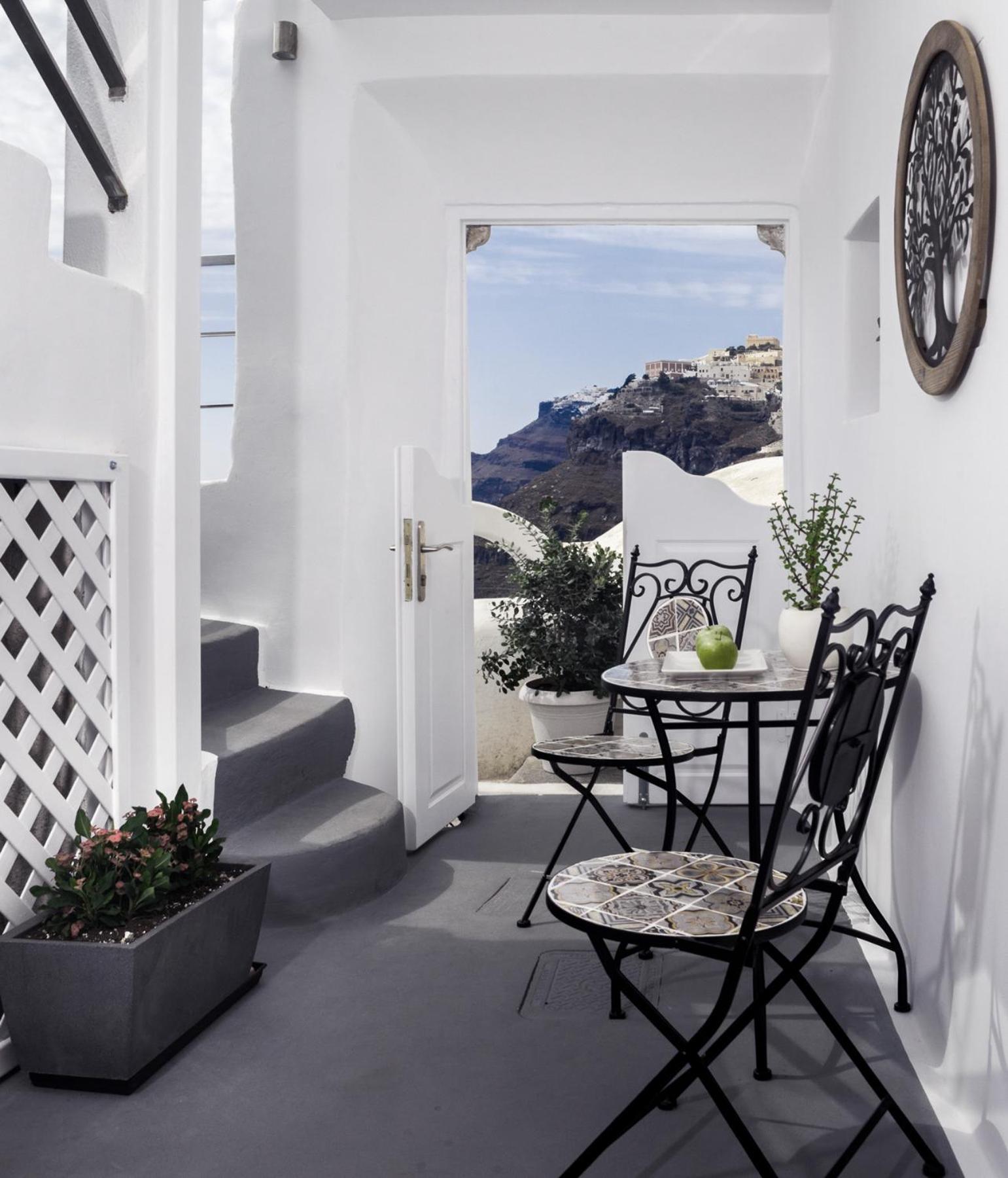 Cave Double Room with Shared Terrace