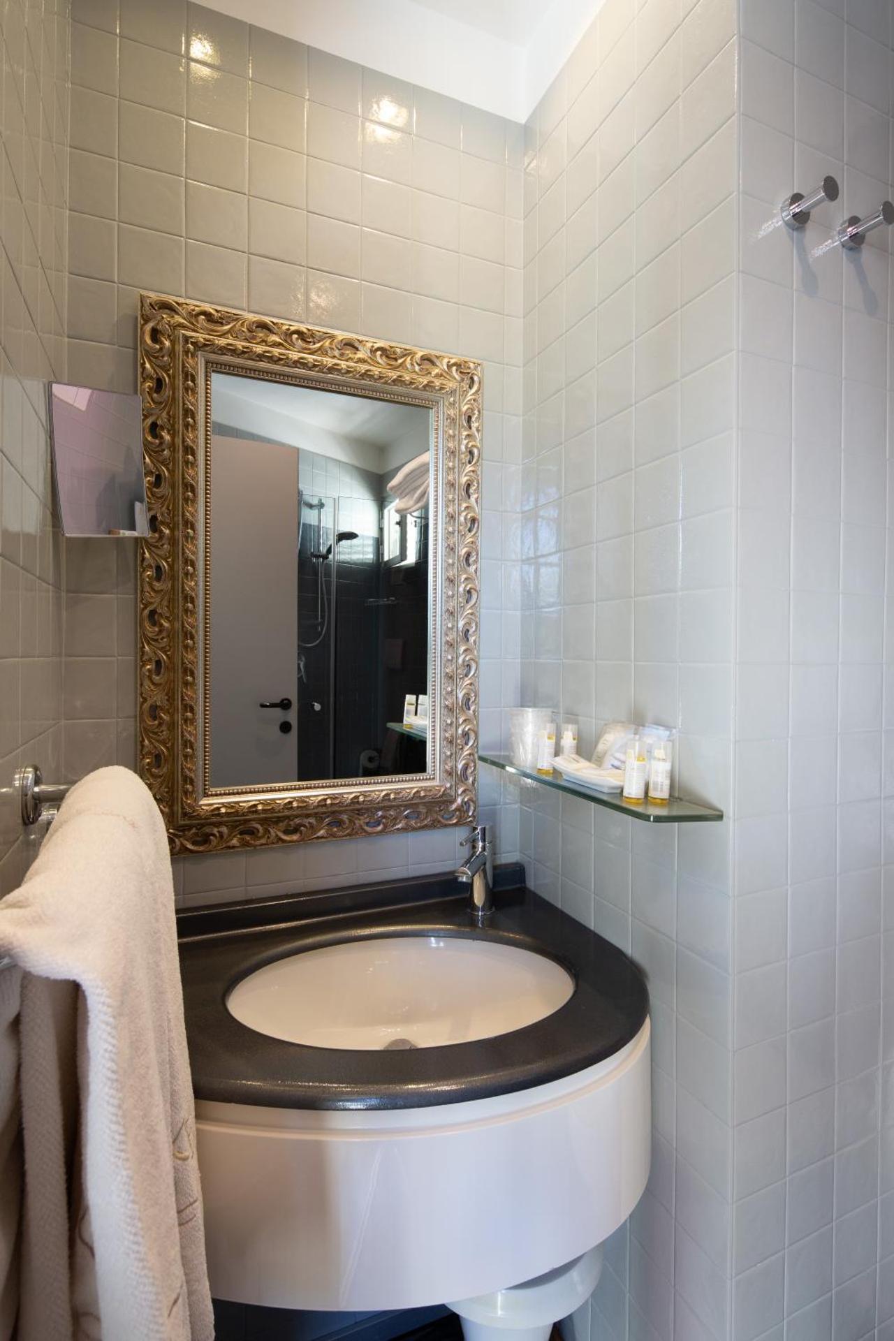 Best Western Maison B Hotel - Photo 22