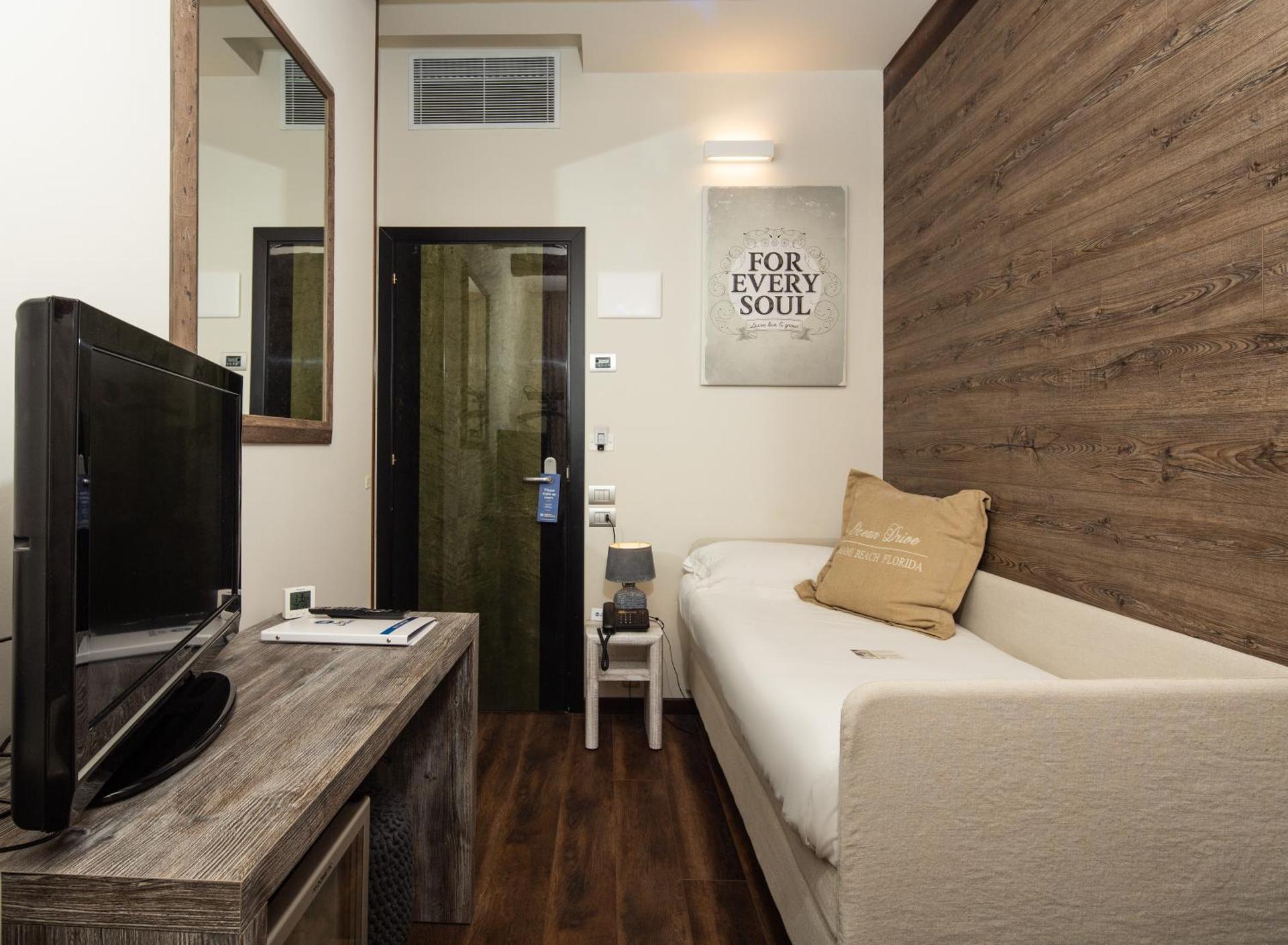 Best Western Maison B Hotel - Photo 60