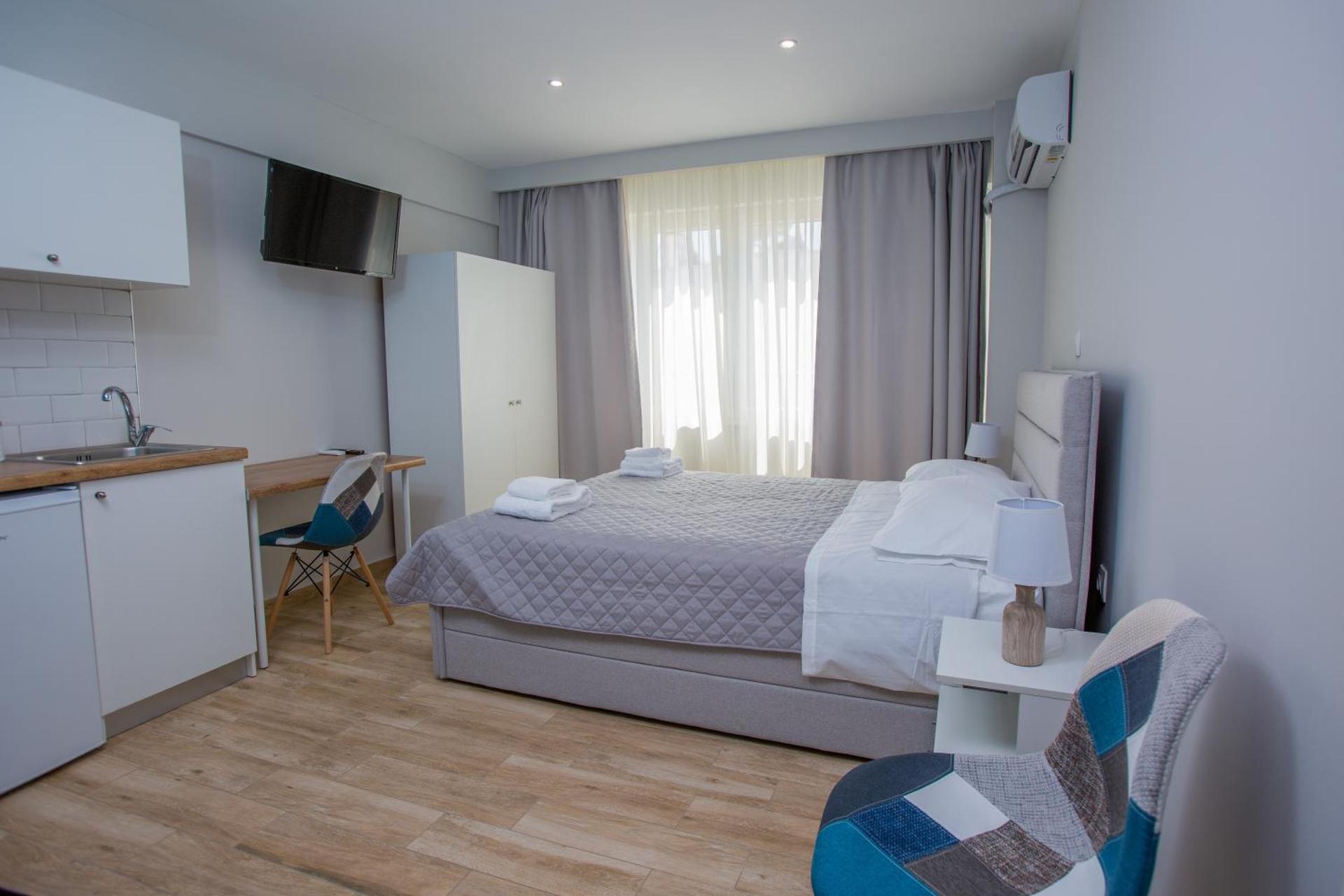 Studio with Mountain View