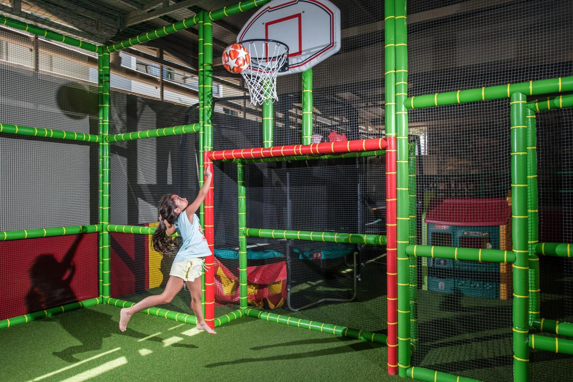 Petousis Hotel & Suites - Photo 43