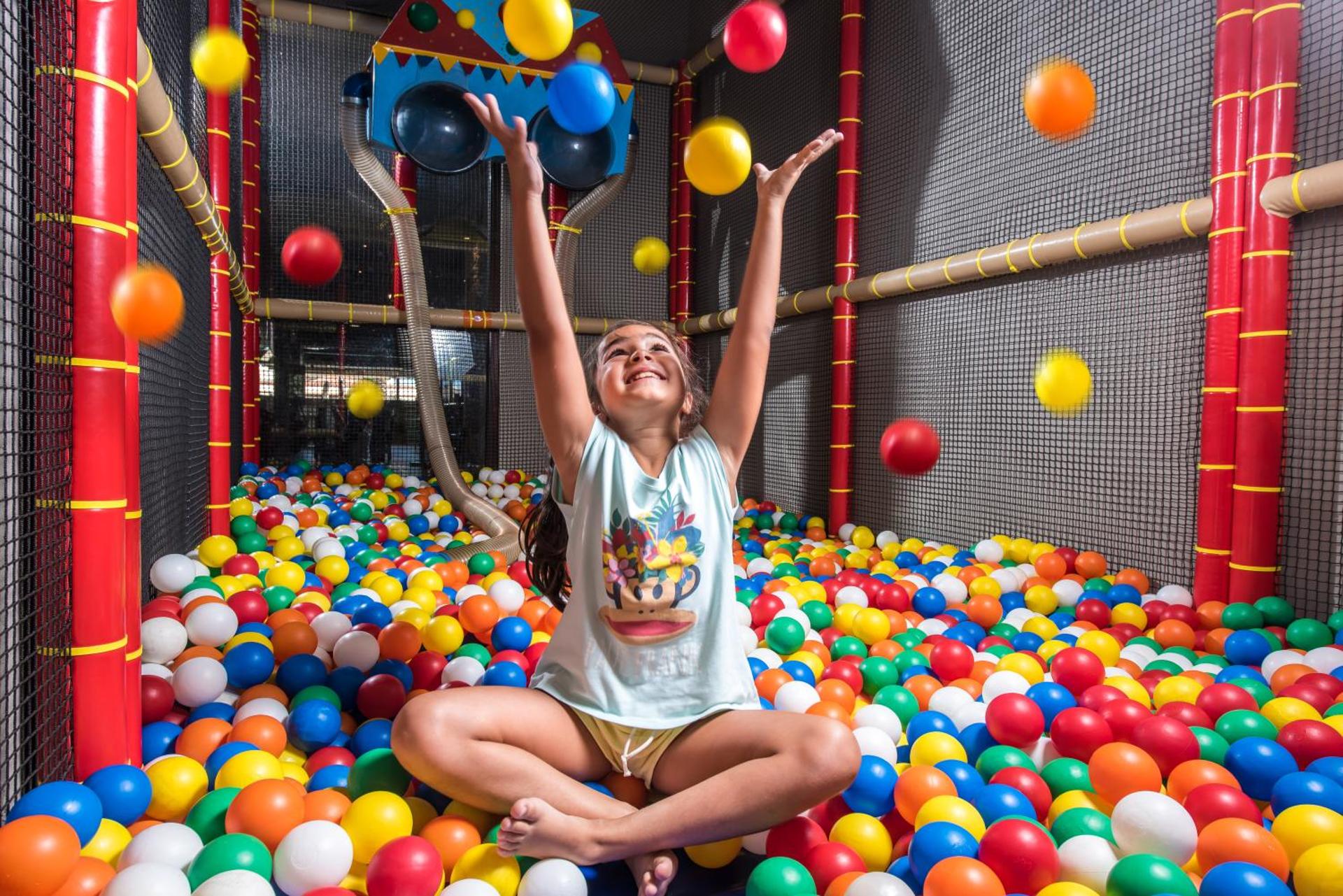 Petousis Hotel & Suites - Photo 2