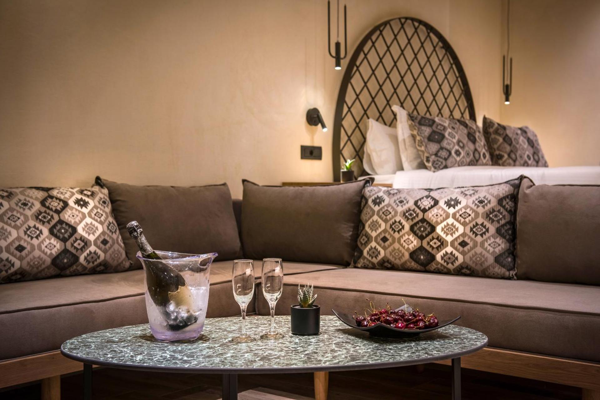 Petousis Hotel & Suites - Photo 45