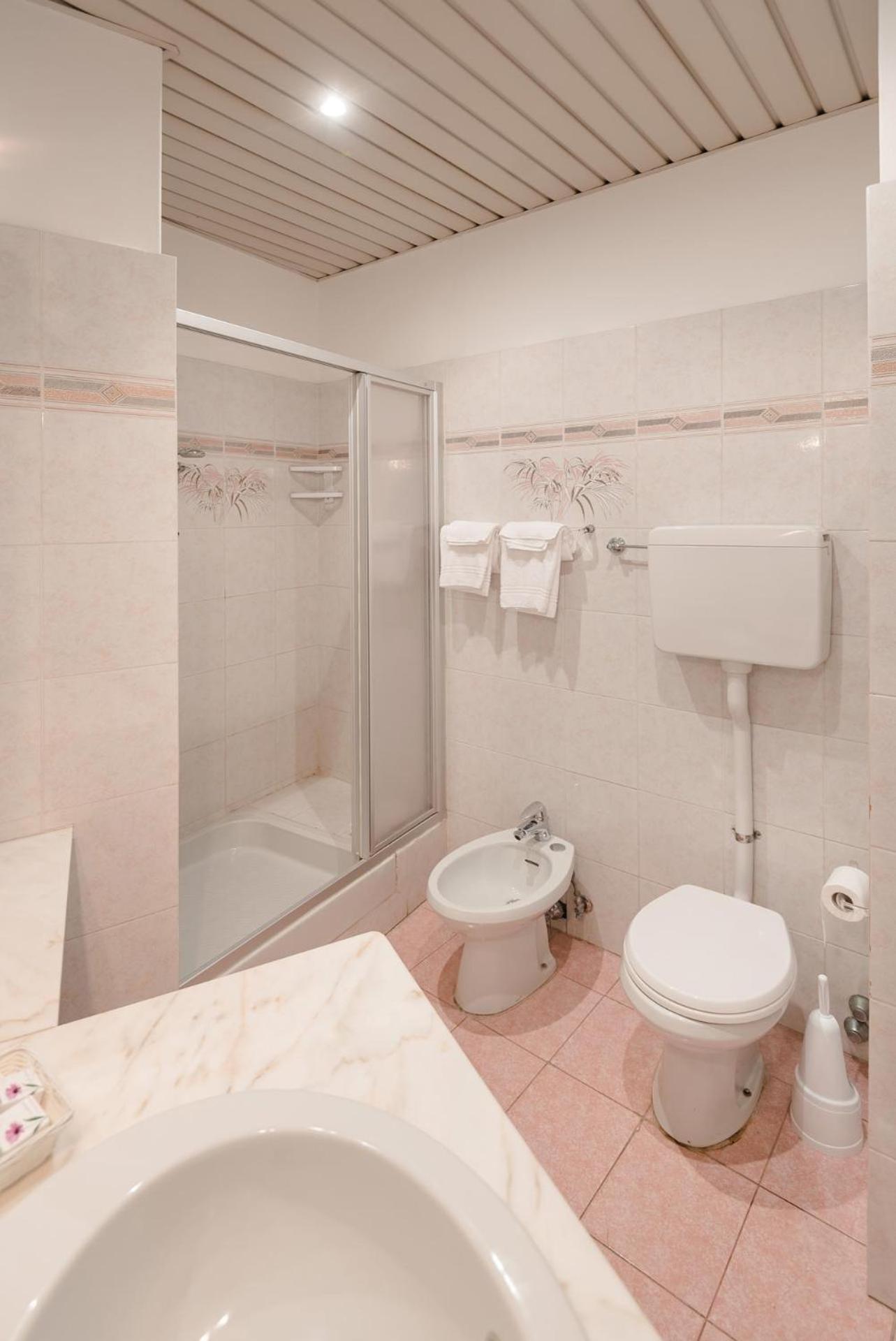 Miramare Hotel - Photo 30