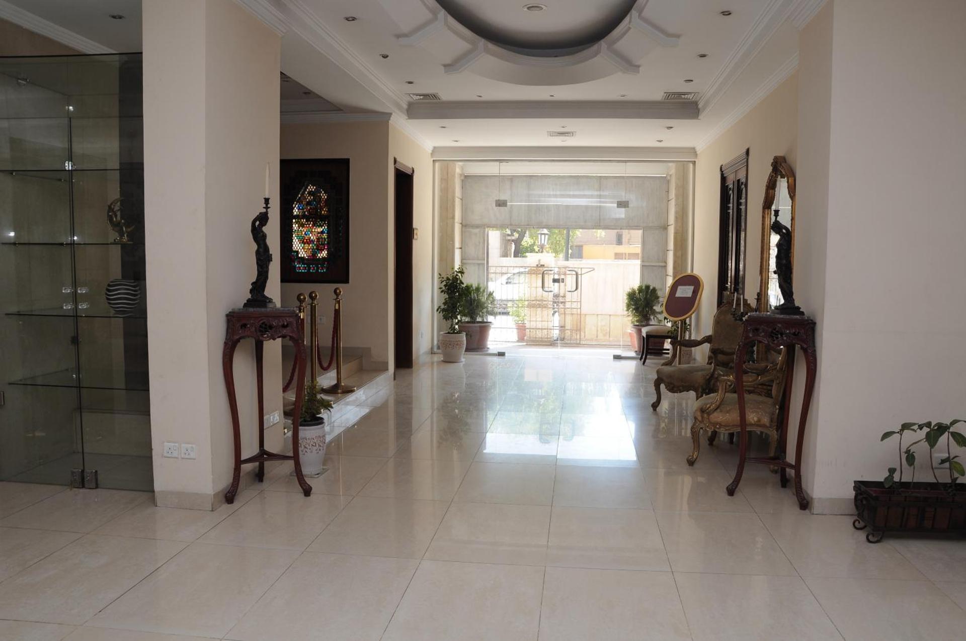 Shanasheel Palace Hotel - Photo 12