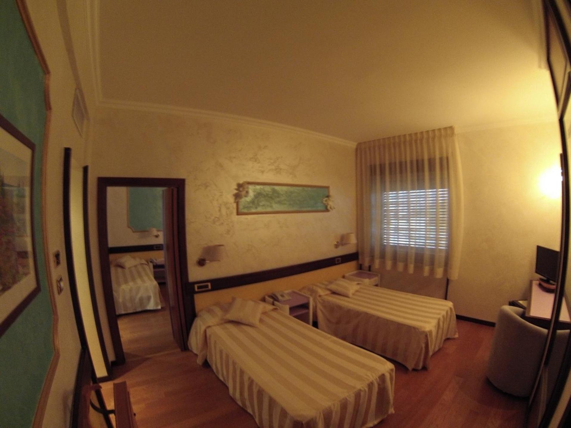 Benny Hotel - Photo 19