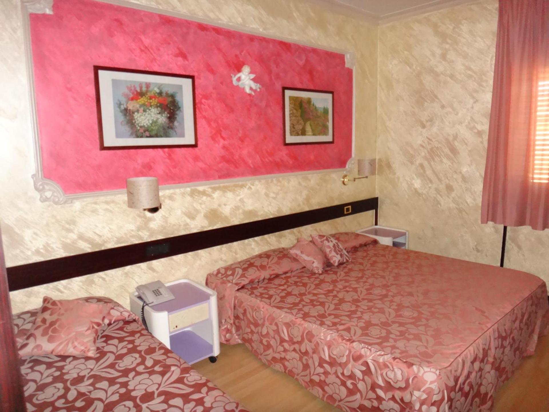 Benny Hotel - Photo 40