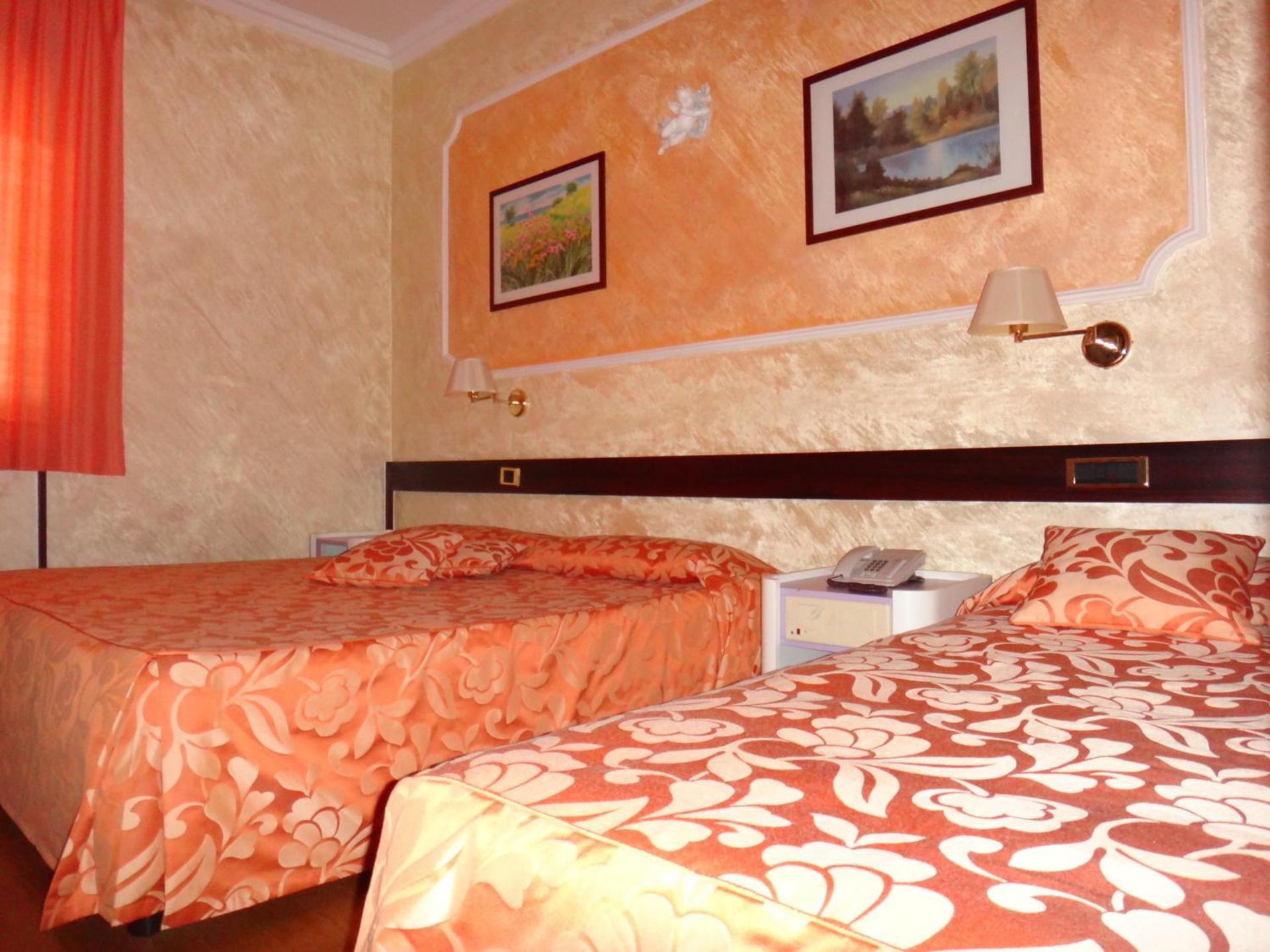 Benny Hotel - Photo 12