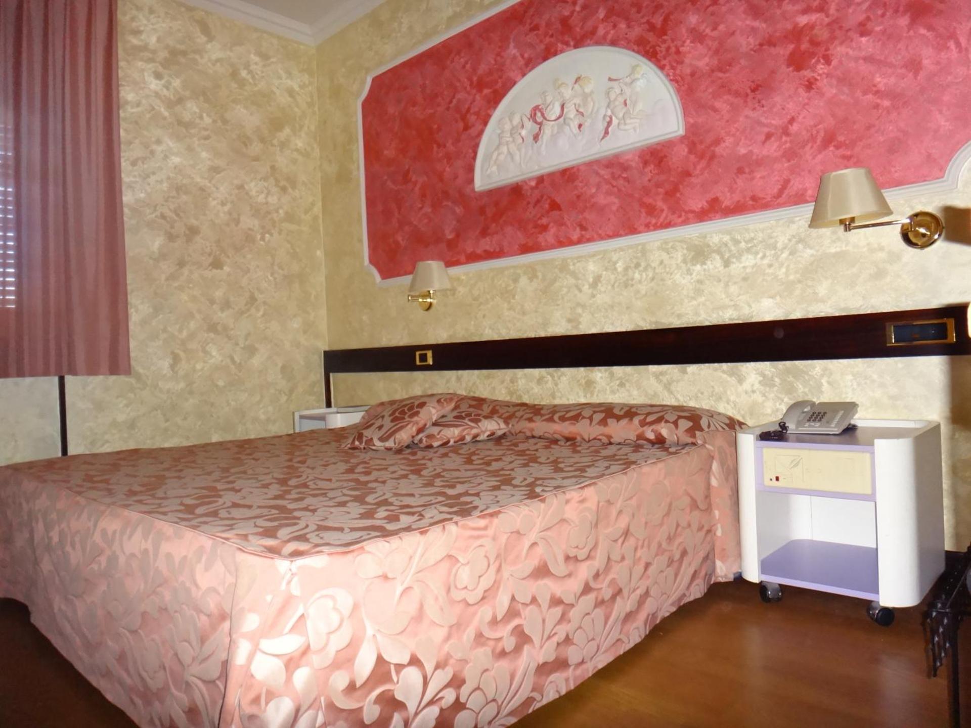 Benny Hotel - Photo 36