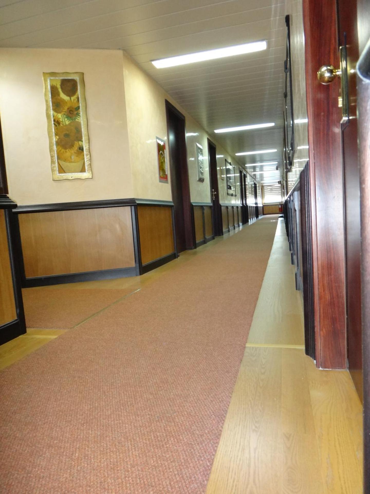 Benny Hotel - Photo 13