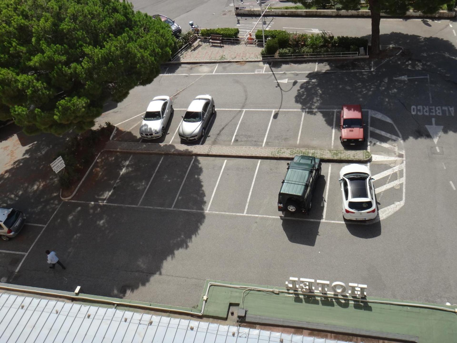 Benny Hotel - Photo 14