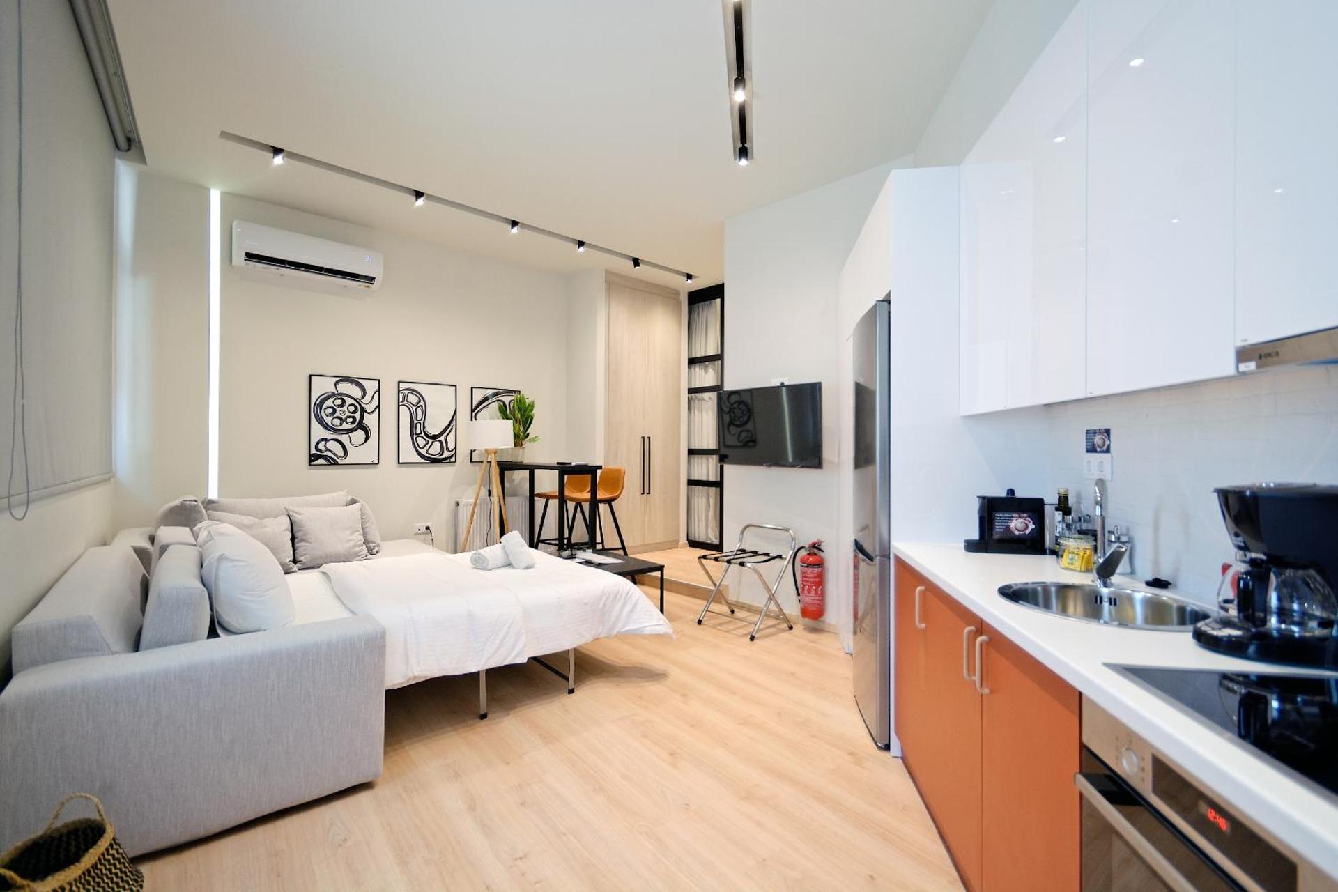 One-Bedroom Apartment - Photo 3