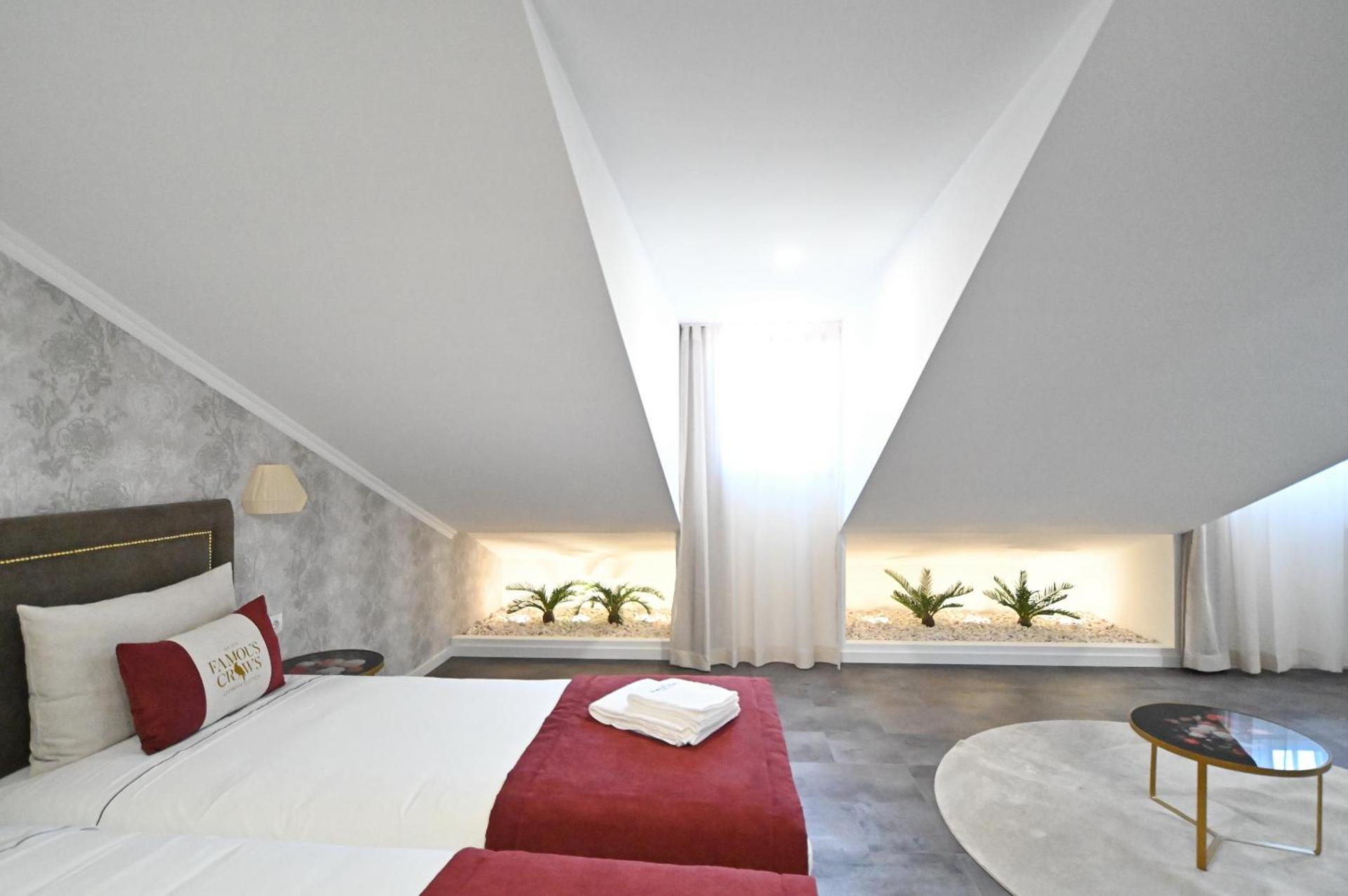 Famous Crows Lisbon Suites - Photo 74