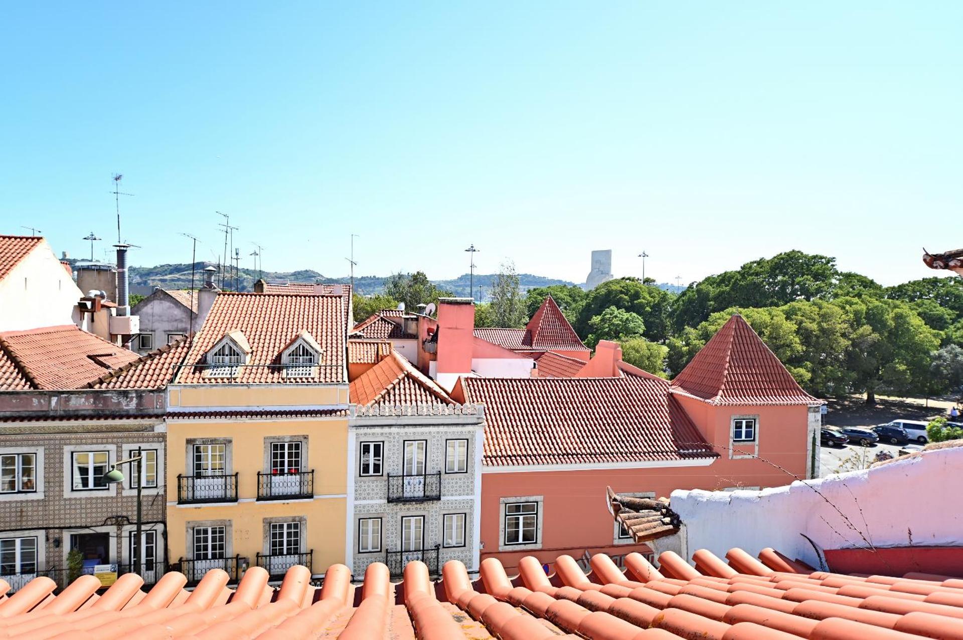 Famous Crows Lisbon Suites - Photo 71