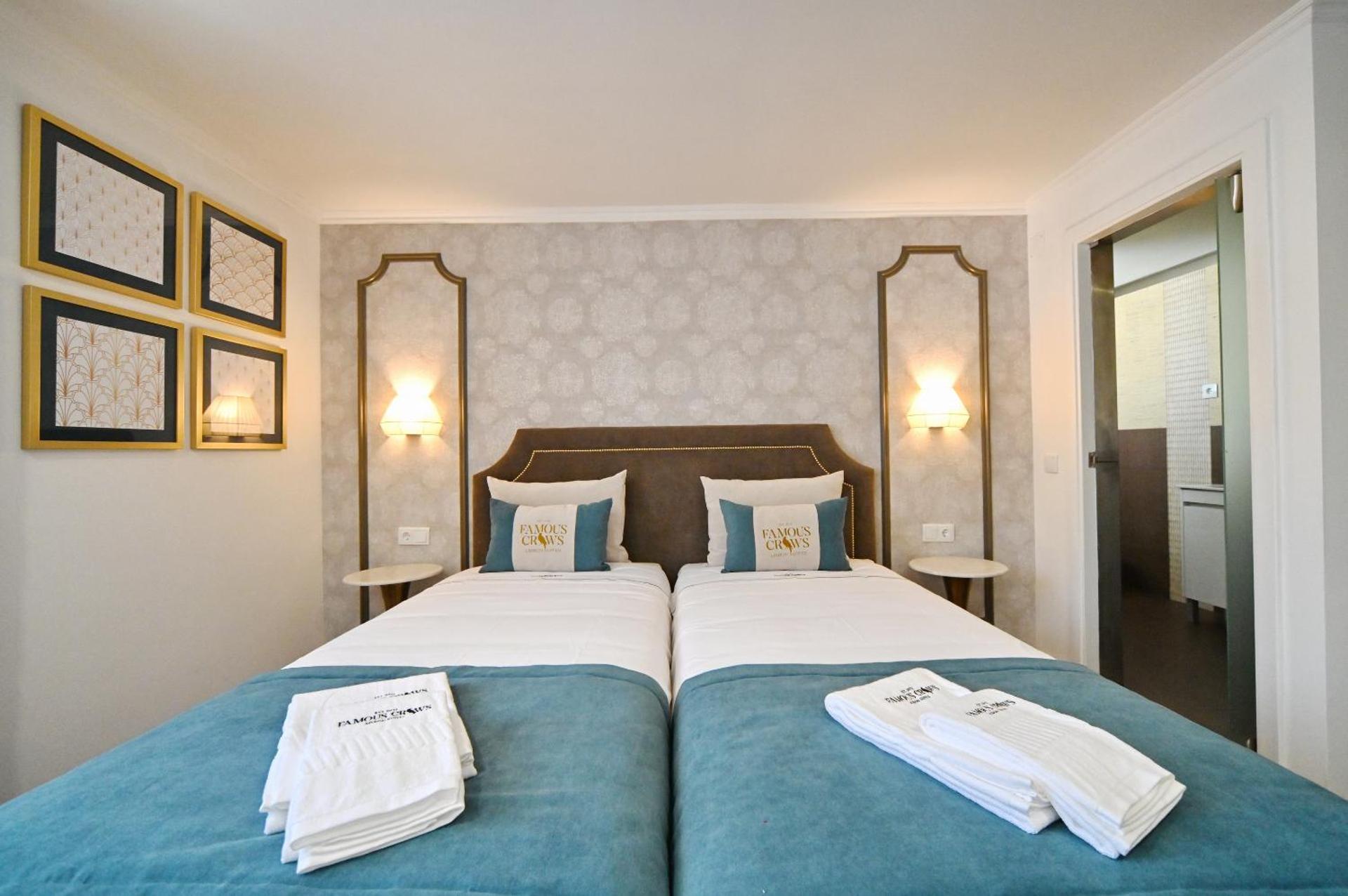 Famous Crows Lisbon Suites - Photo 56