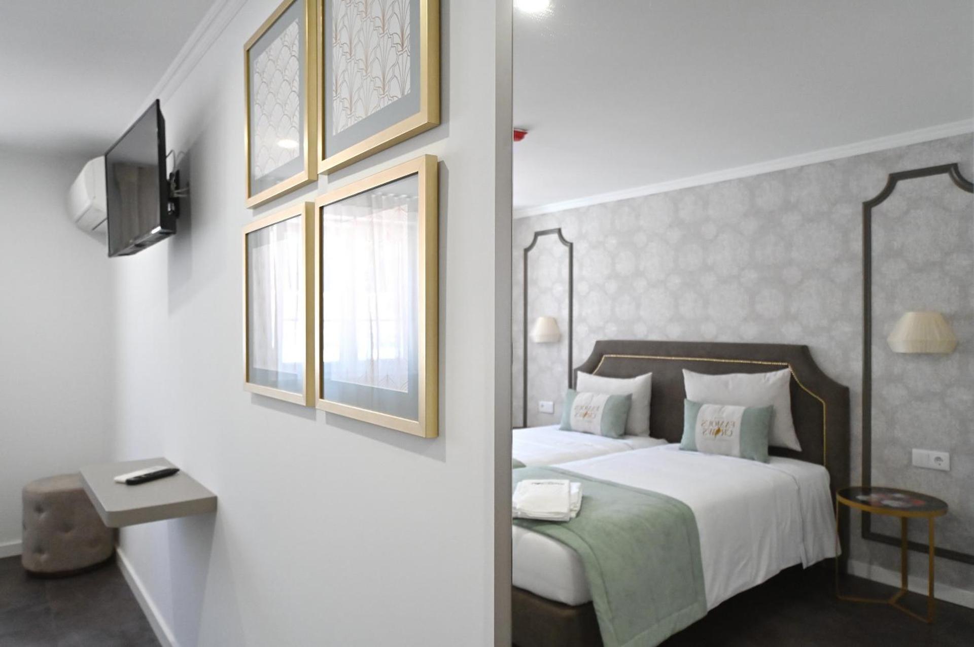 Famous Crows Lisbon Suites - Photo 51