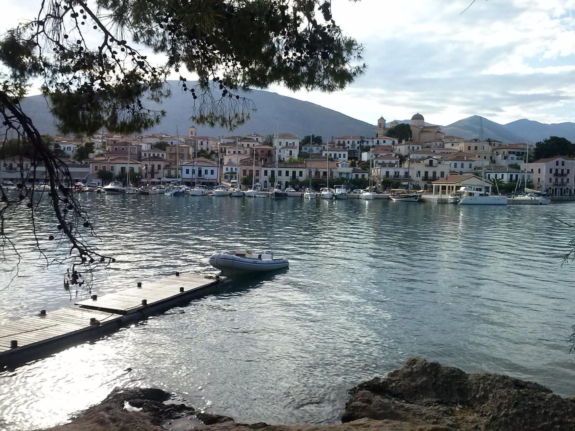 ''EPAVLIS boutique GALAXIDI'' - Photo 196