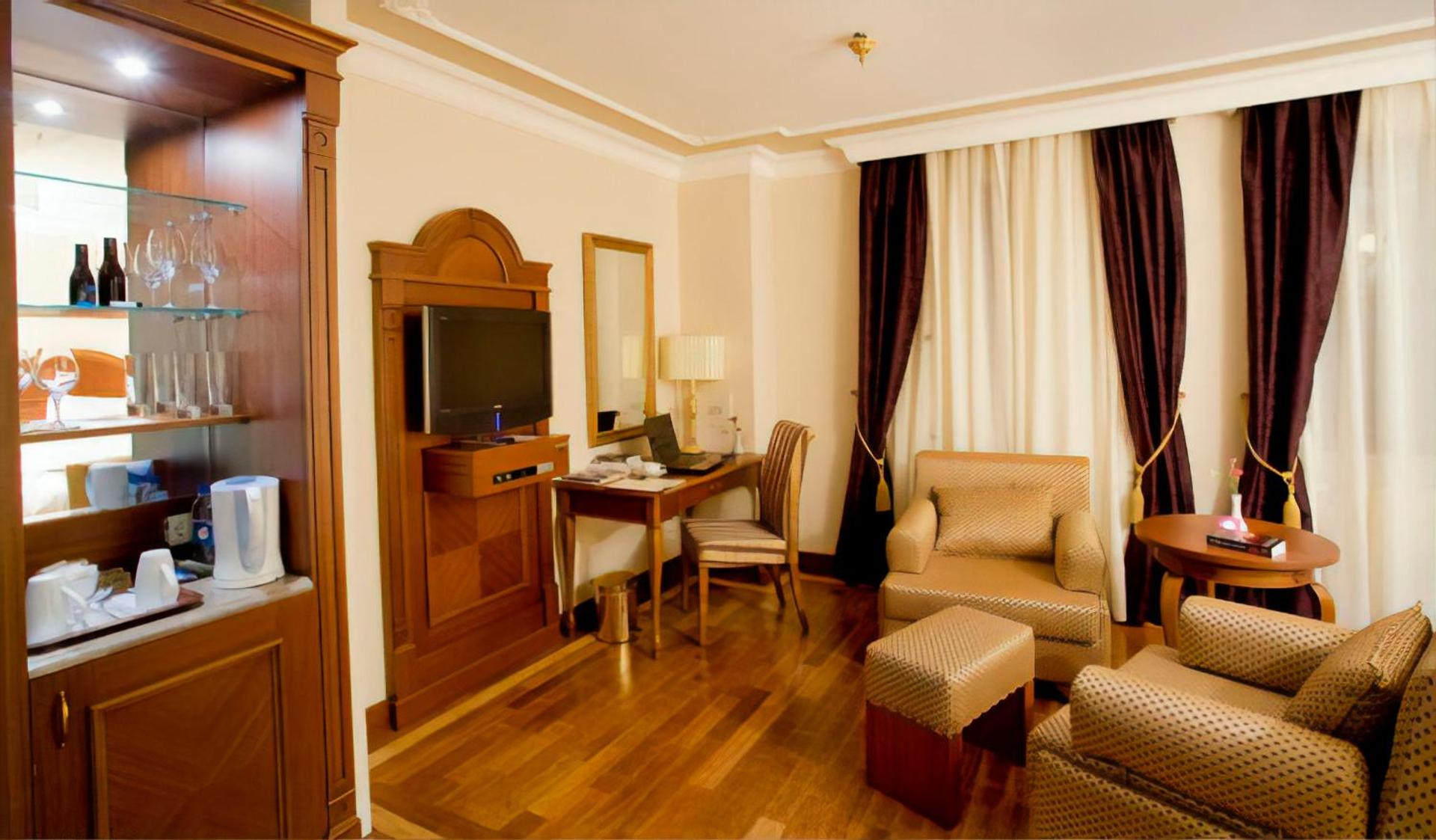 GLK PREMIER Regency Suites & Spa - Photo 49