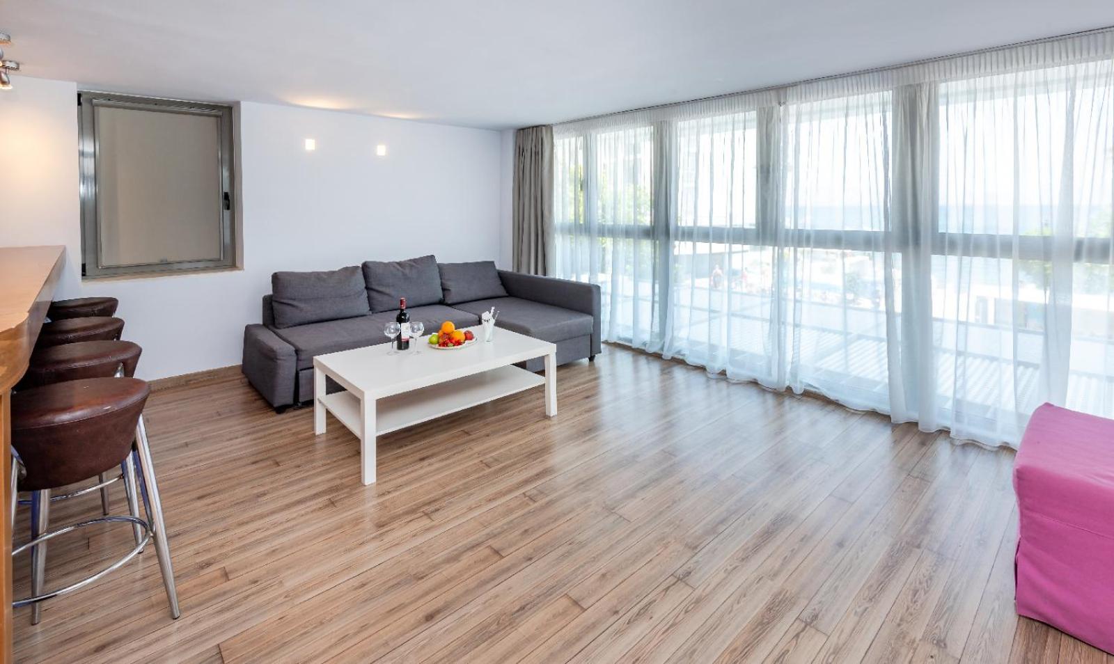 Triton Boutique Hotel - Photo 73