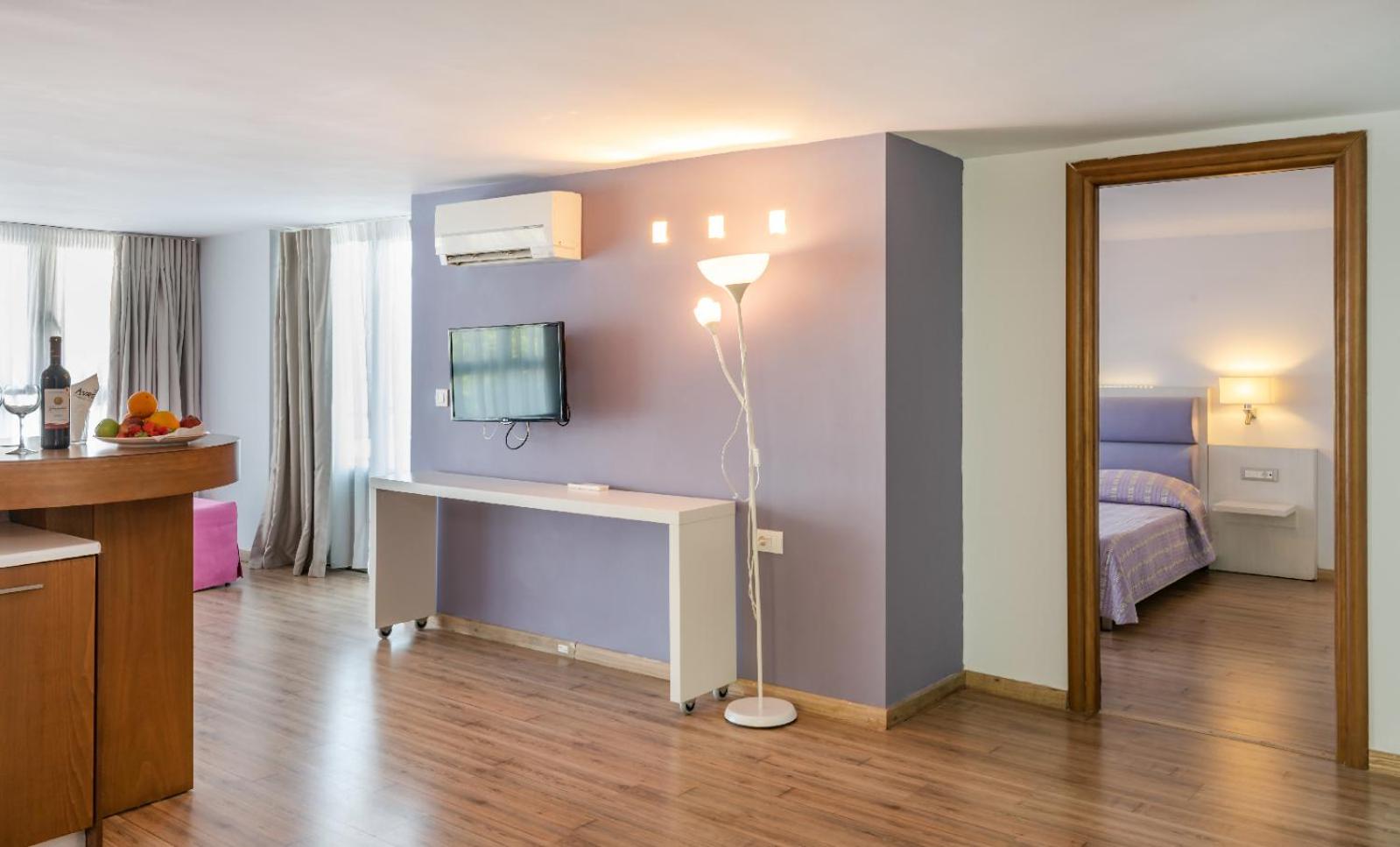 Triton Boutique Hotel - Photo 75