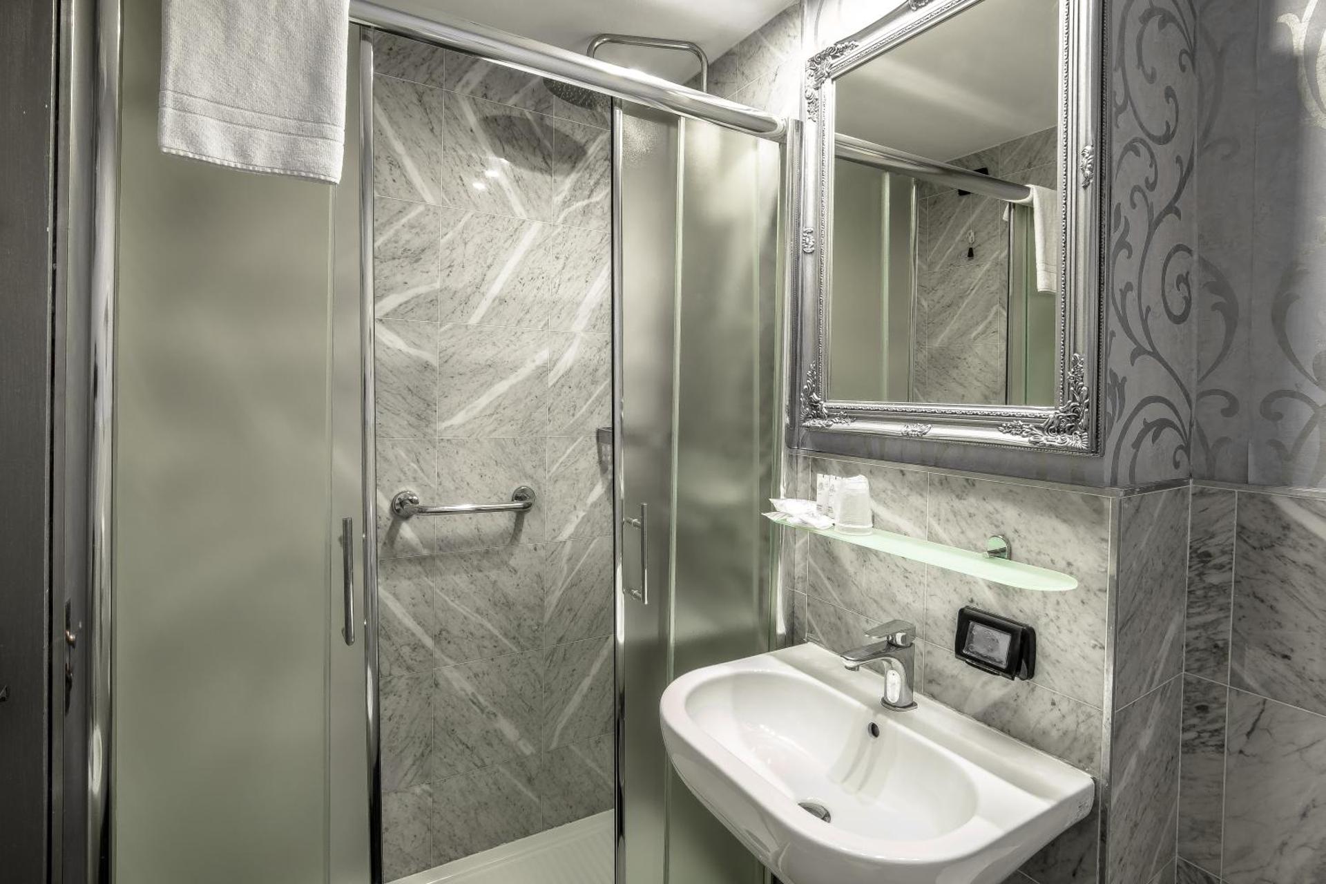 Canova Hotel - Photo 59