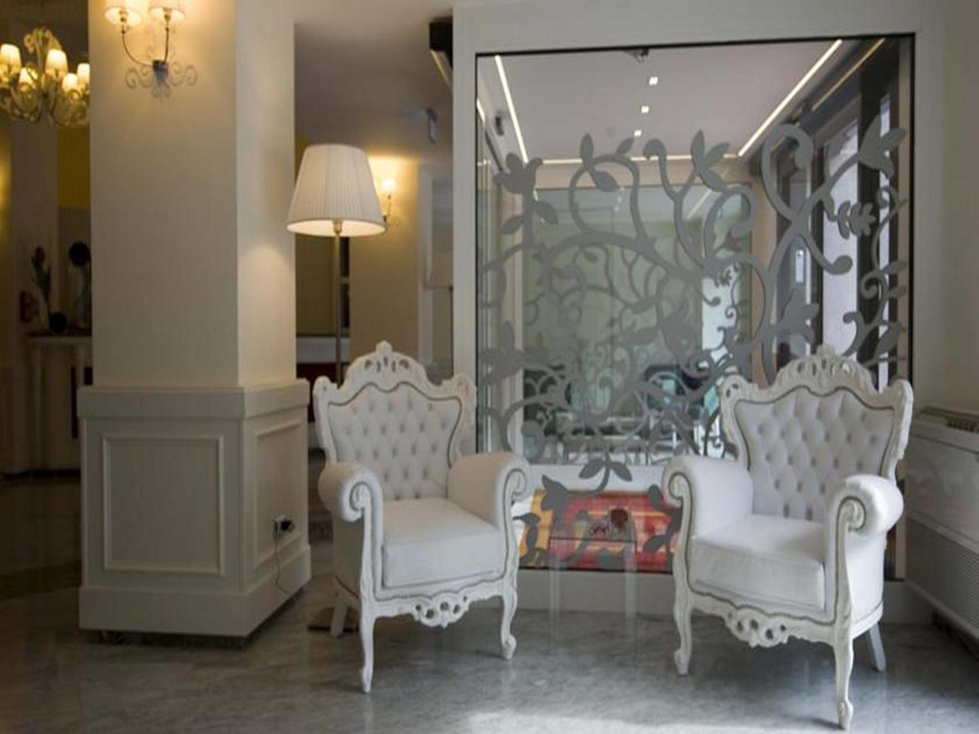 JR Hotels Oriente Bari - Photo 8