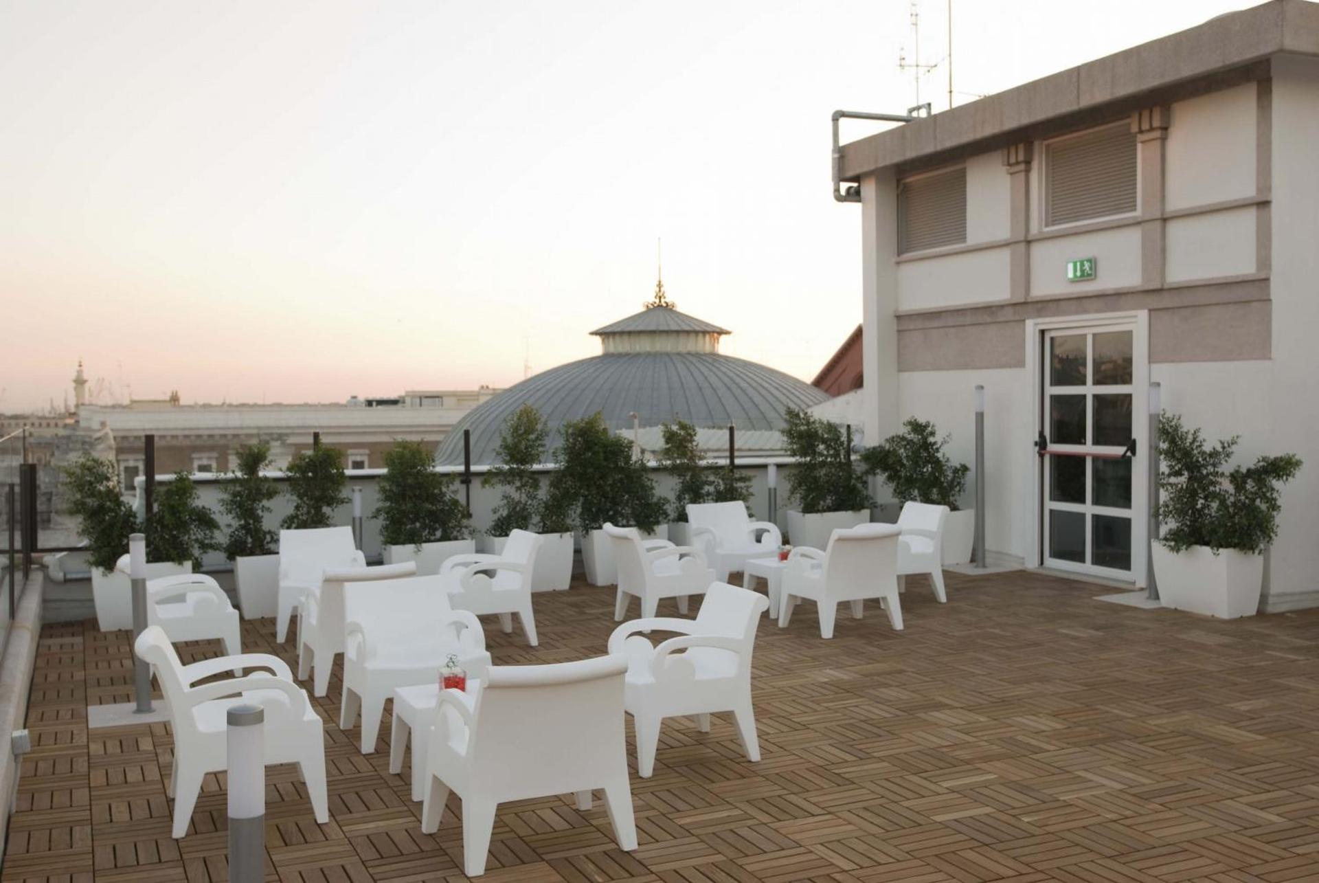 JR Hotels Oriente Bari - Photo 21