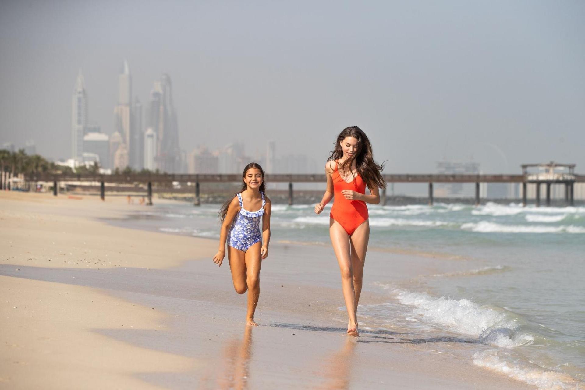 Jumeirah Al Qasr Dubai - Photo 33