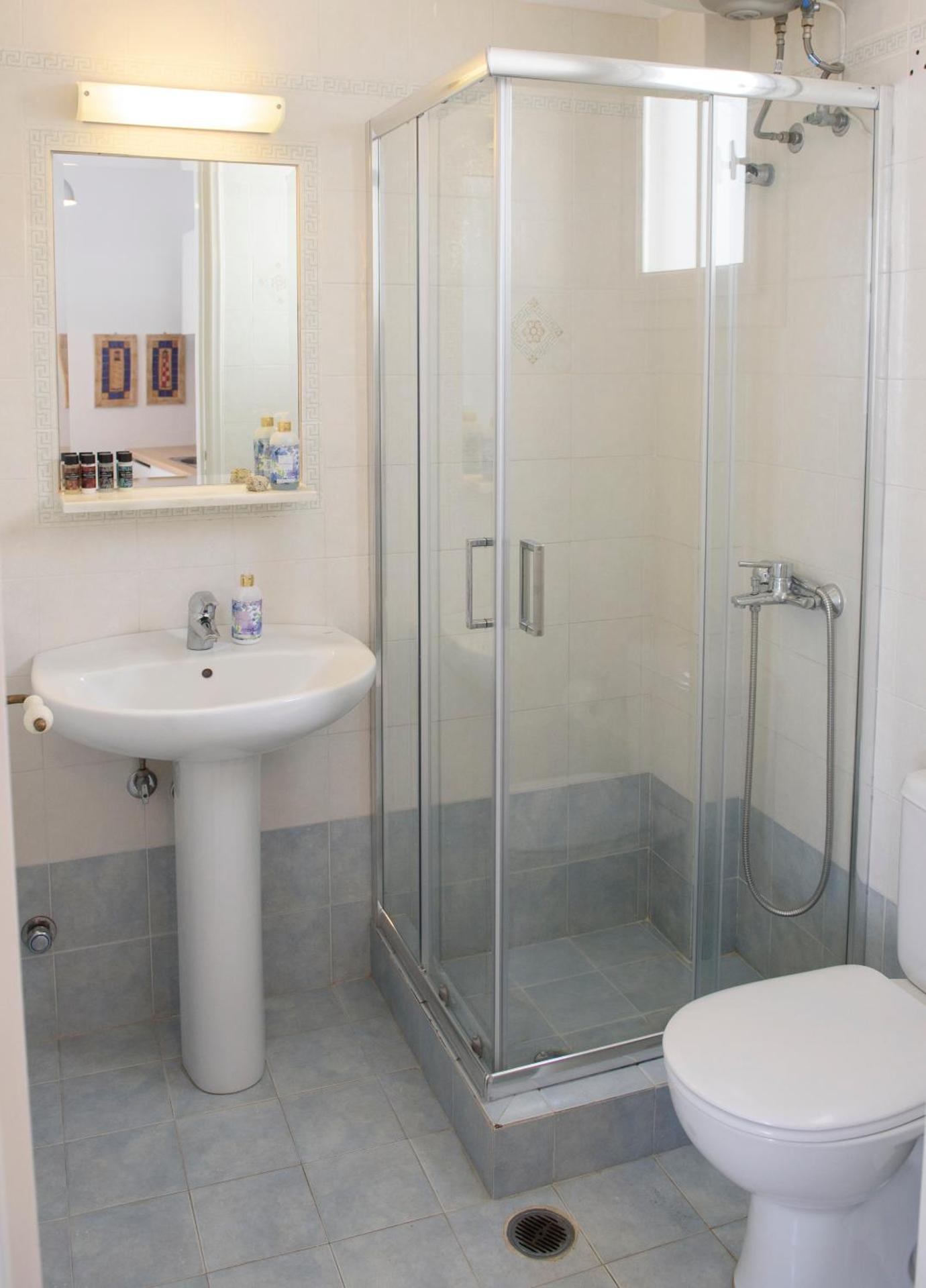 Plori Studios and Apartments - Photo 27