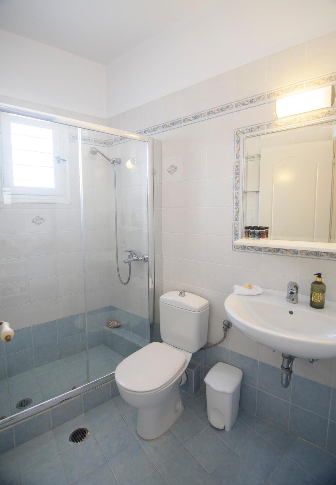 Plori Studios and Apartments - Photo 10