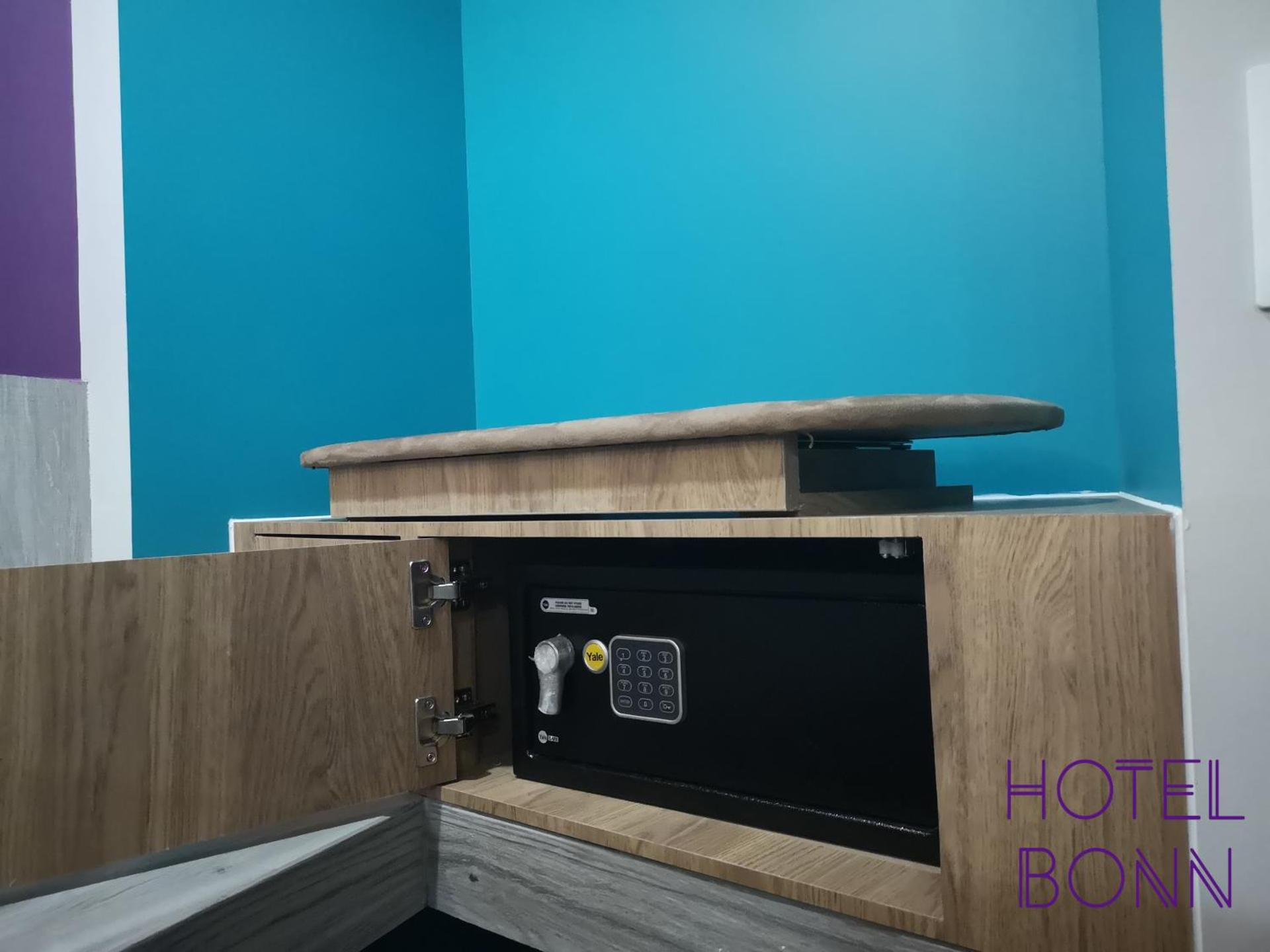 Hotel Bonn - Photo 32