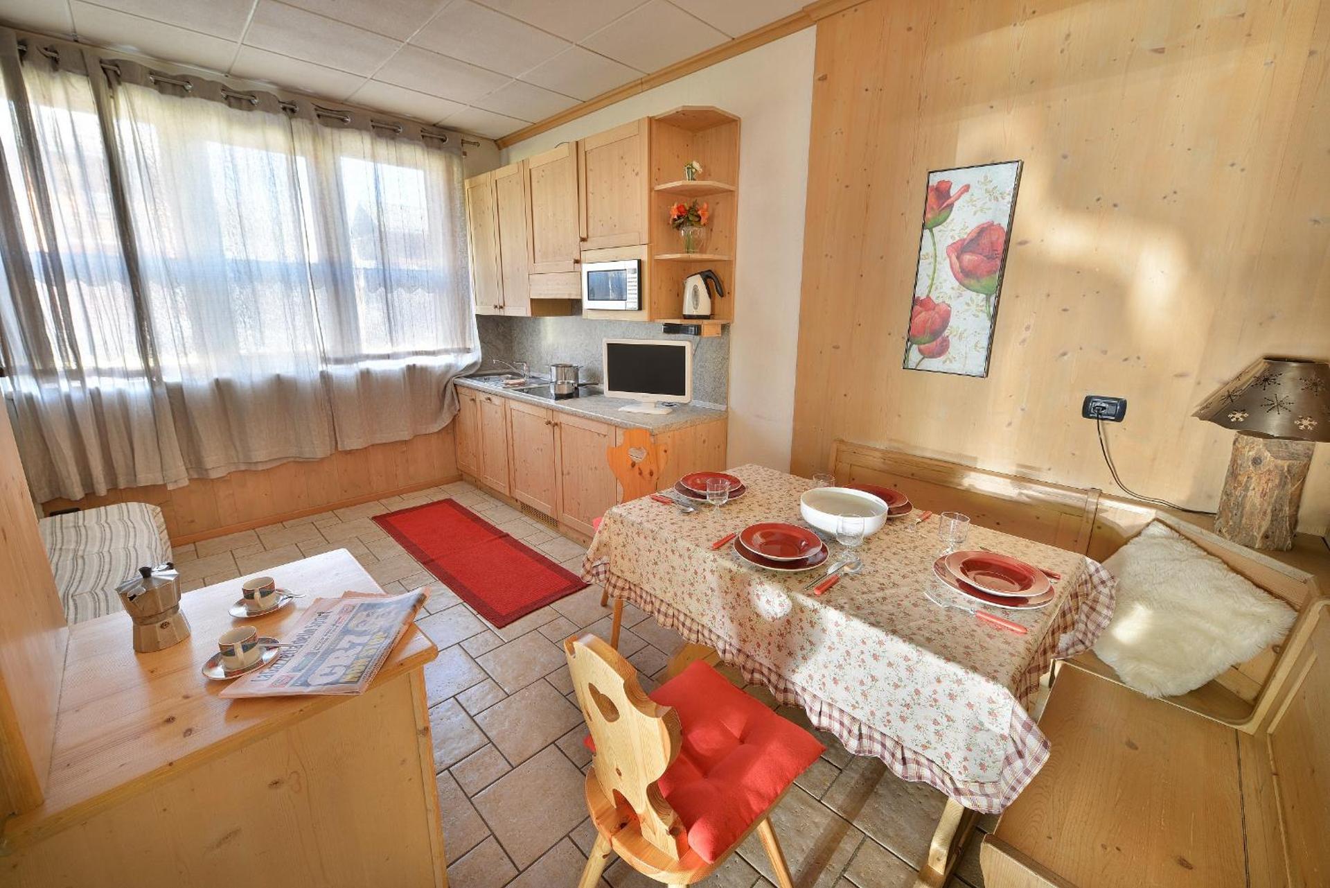 One-Bedroom Apartment - Photo 2