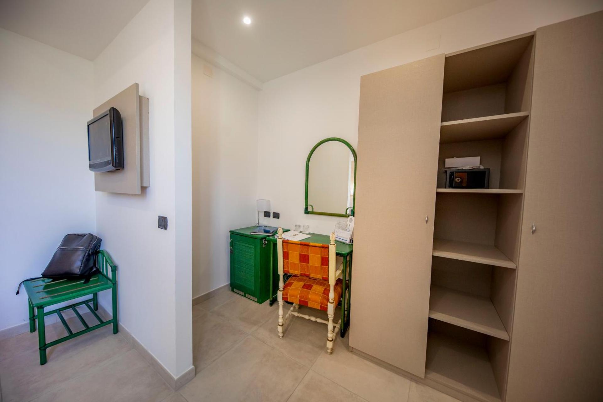 Hotel Baia Del Capitano - Photo 22