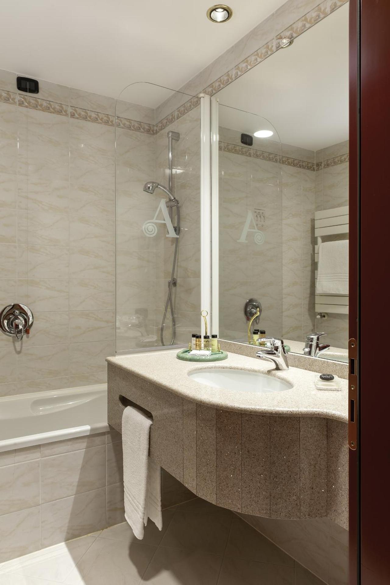 Agora' Palace Hotel - Photo 37