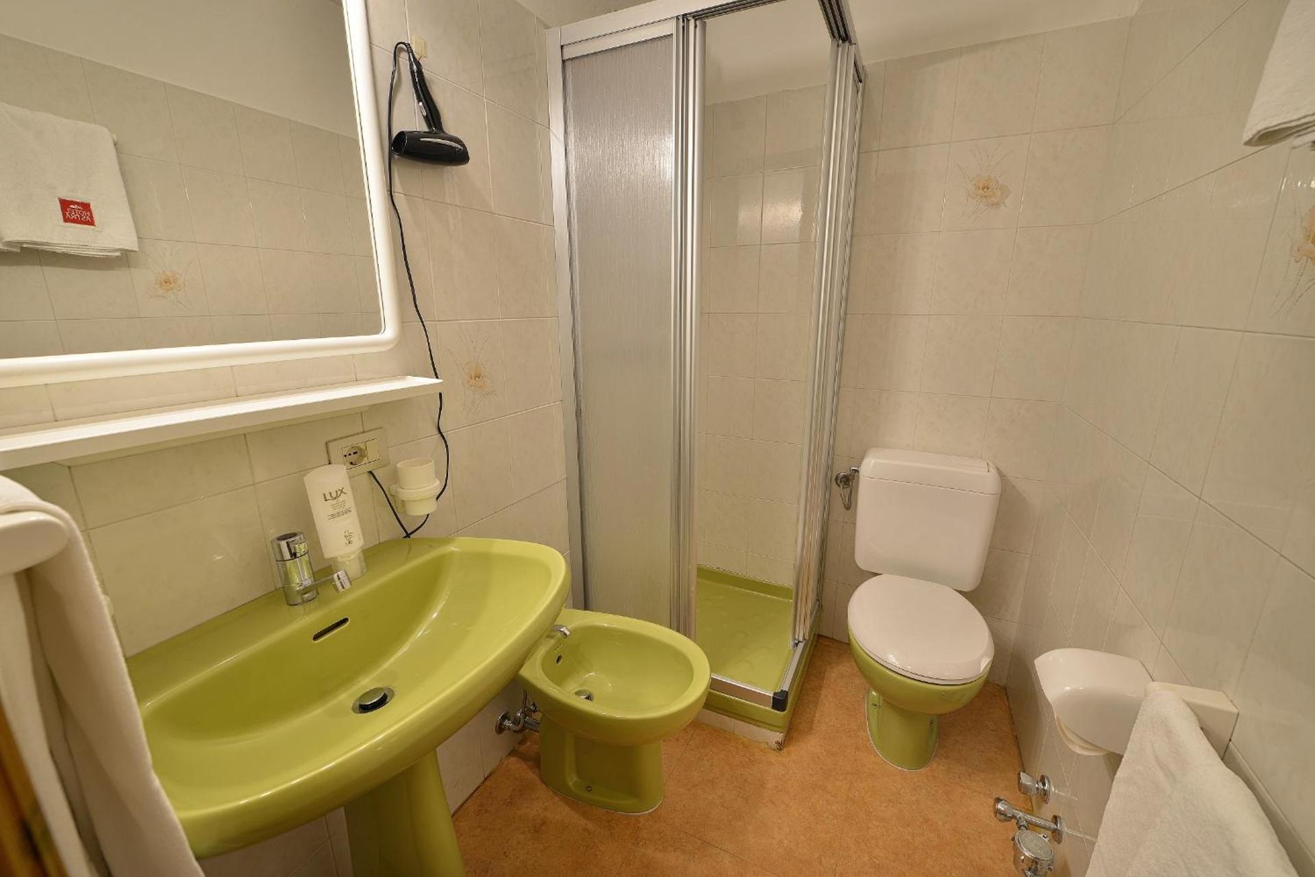 One-Bedroom Apartment - Photo 4