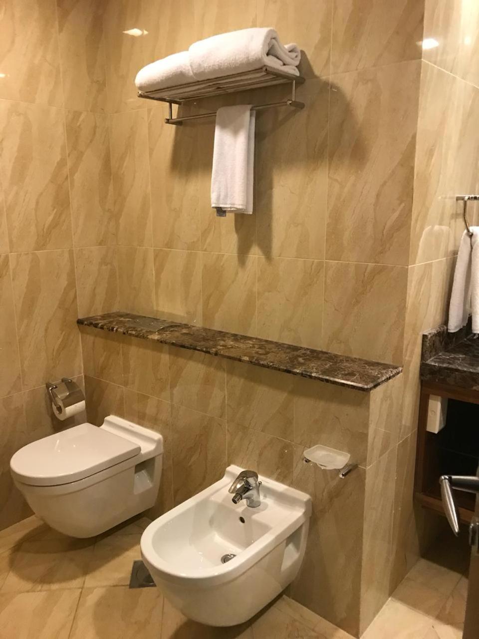 La Suite Dubai Hotel & Apartments - Photo 11