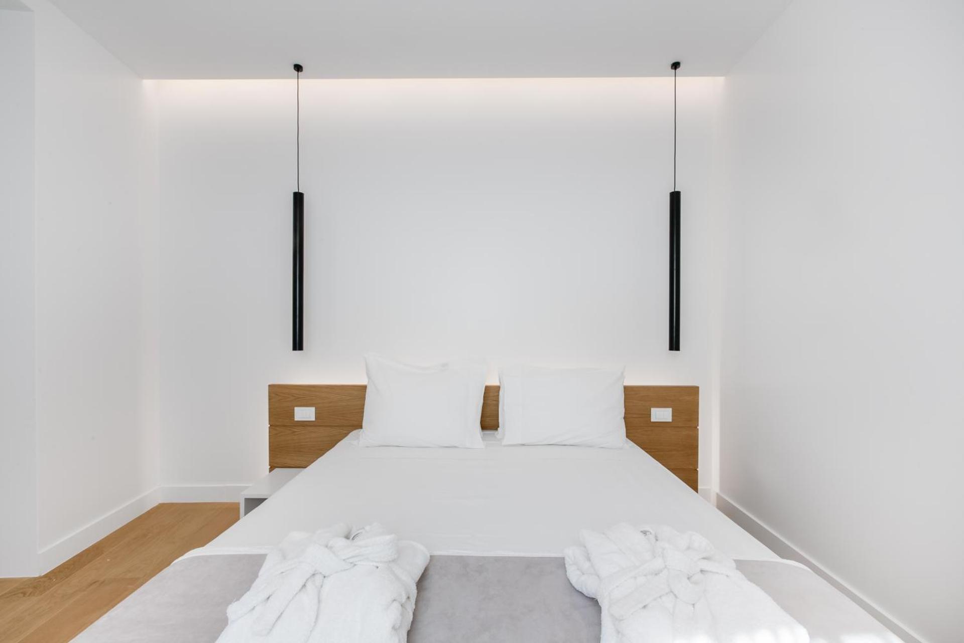 One-Bedroom Apartment - Photo 4