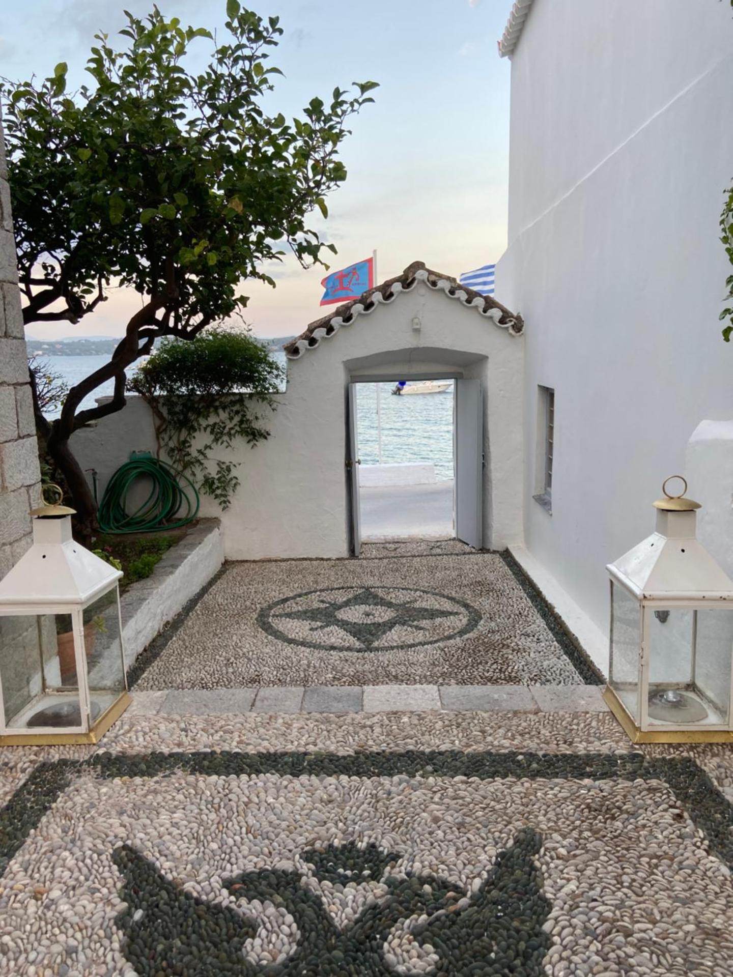 Economou Mansion - Photo 45