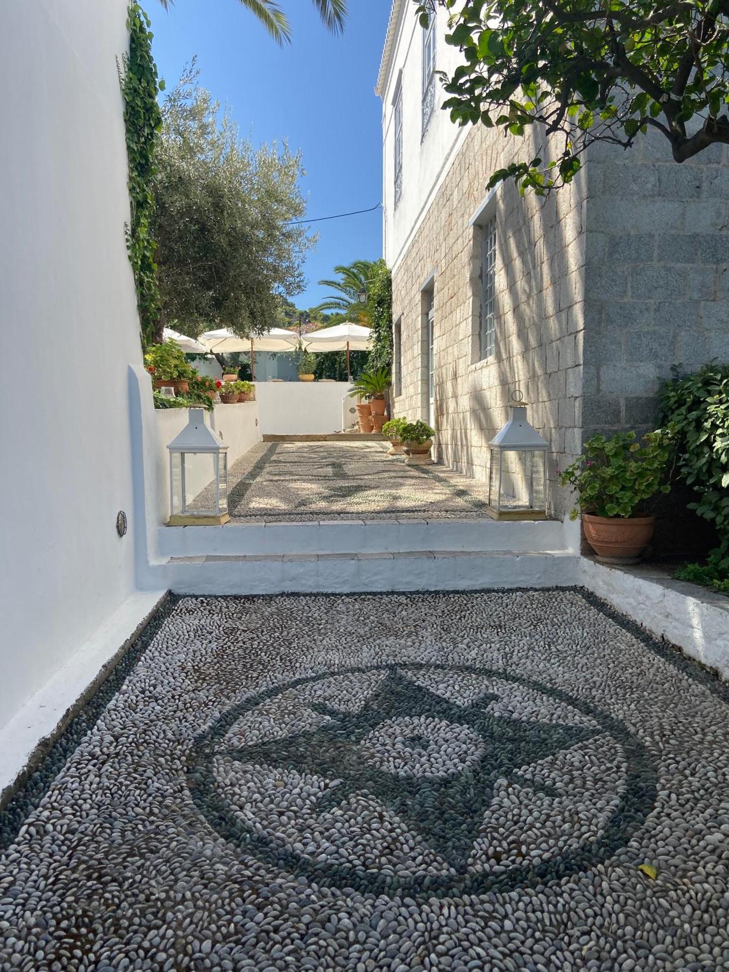 Economou Mansion - Photo 50