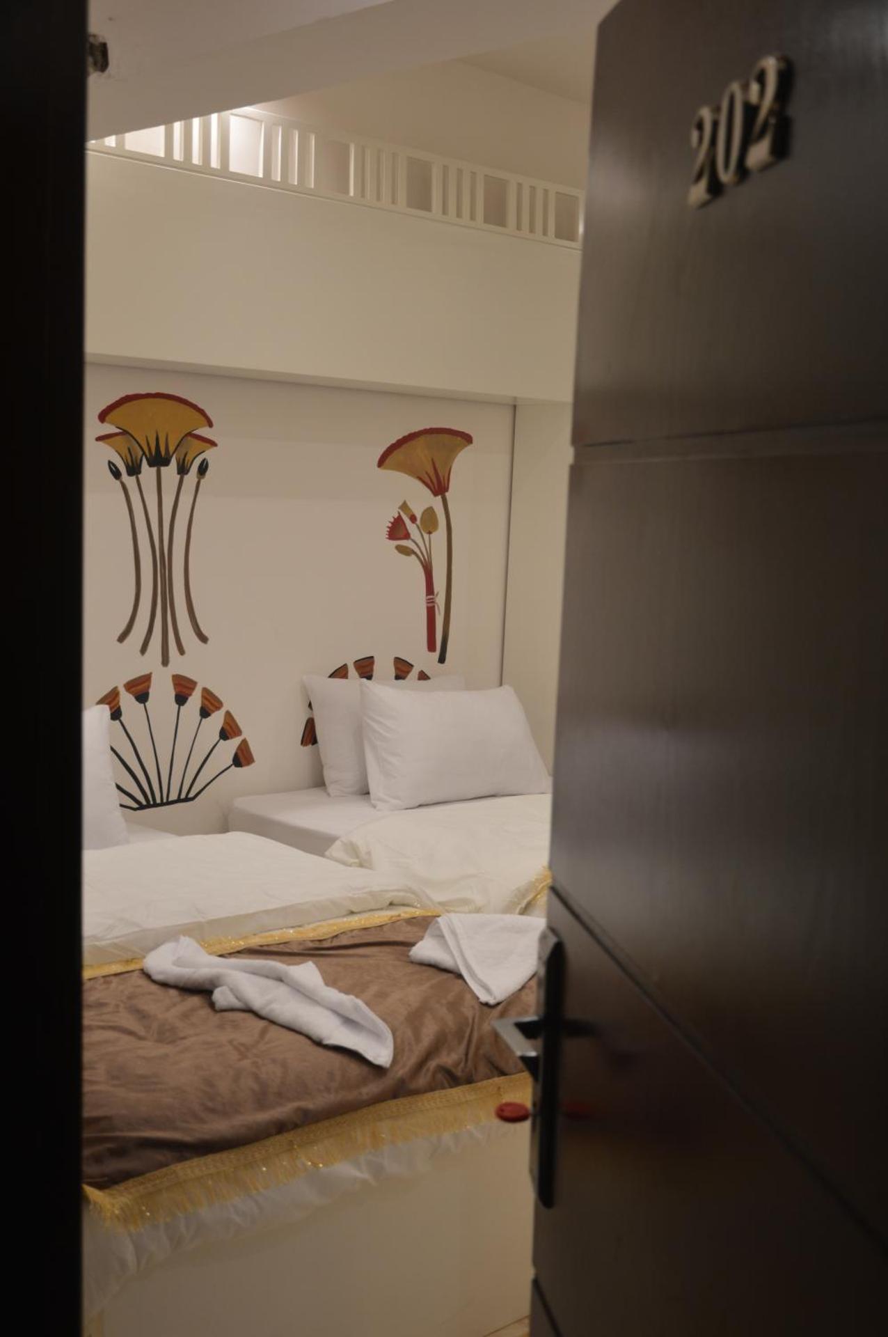 Pyramids Top Inn - Photo 29