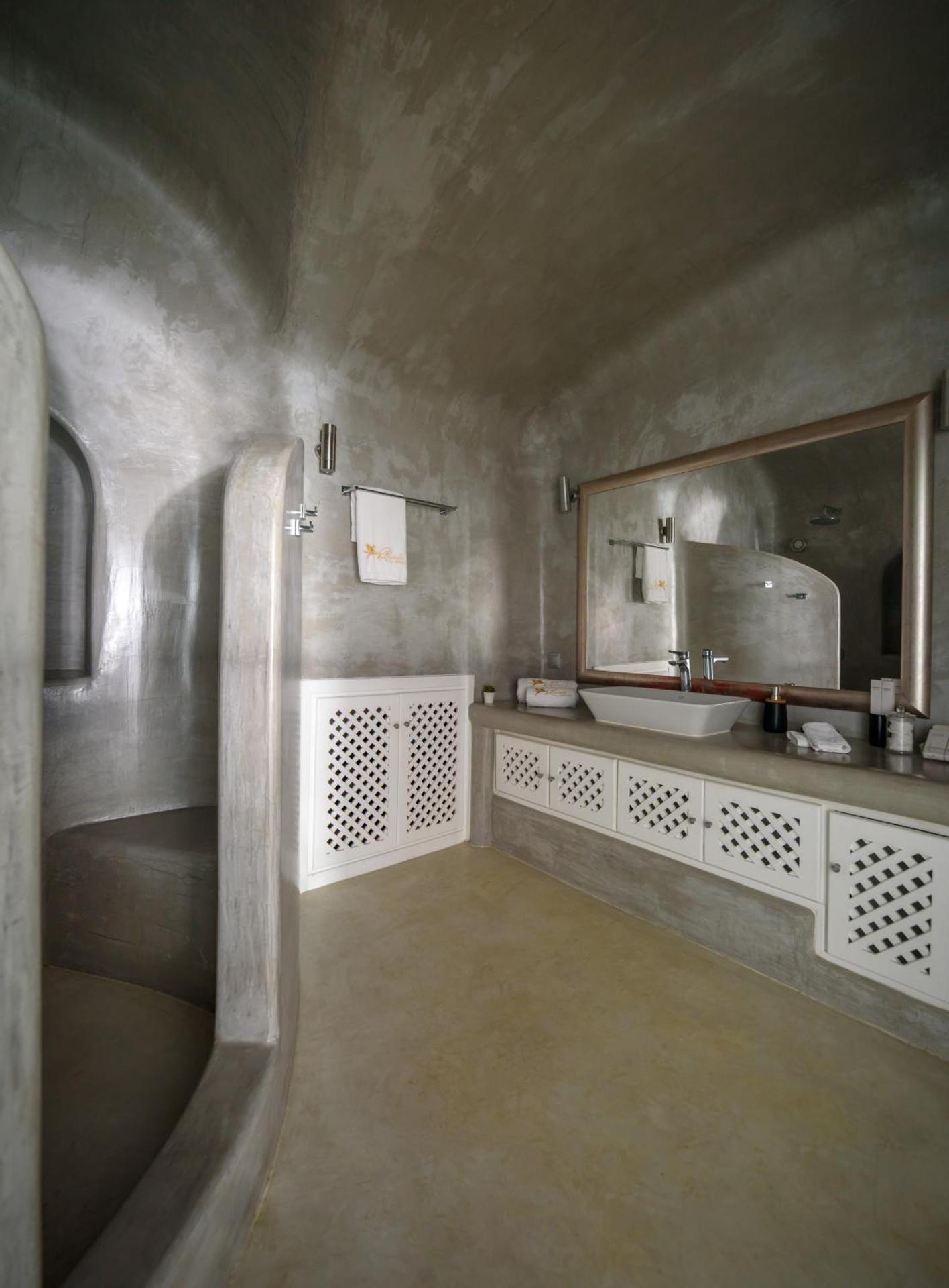 Pegasus Suites & Spa - Photo 71