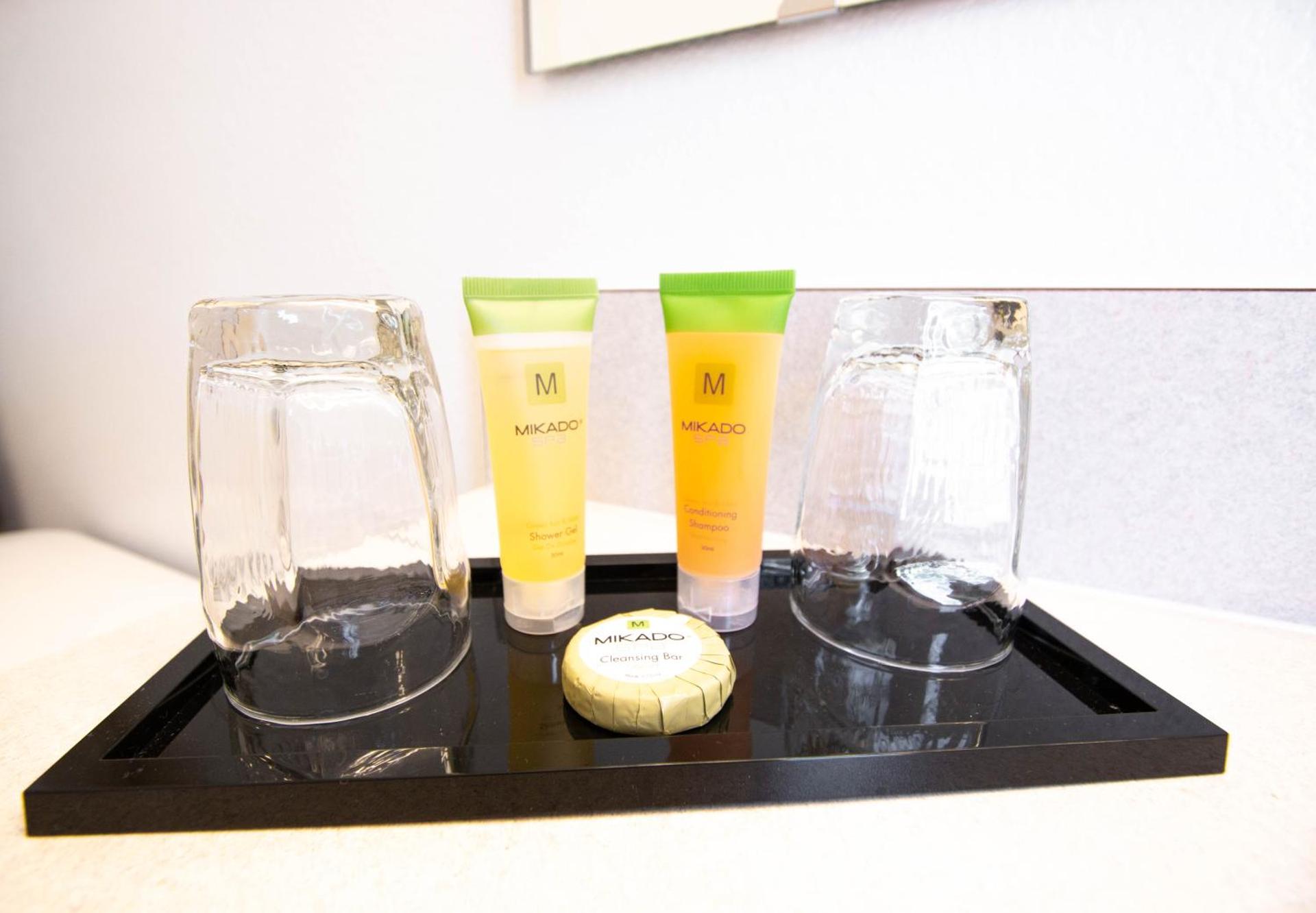  Four-Bedroom House with Private Pool - Photo 4