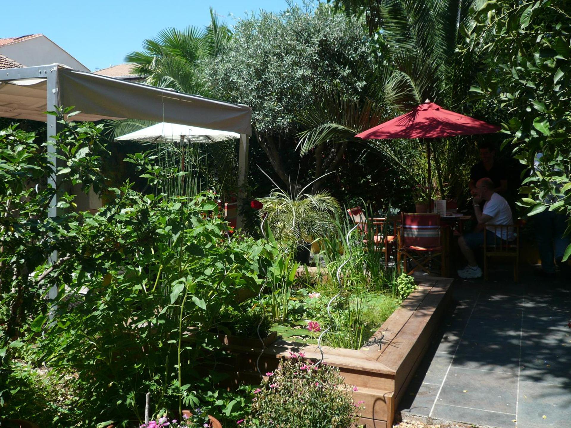 Hotel des Arceaux - Photo 19