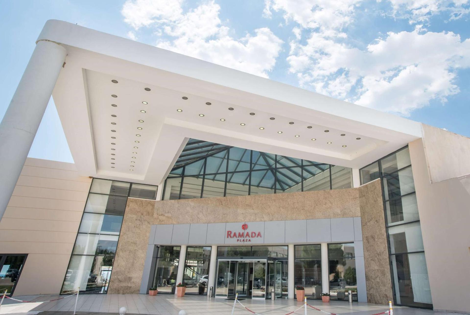 Ramada Plaza by Wyndham Thraki - Photo 122