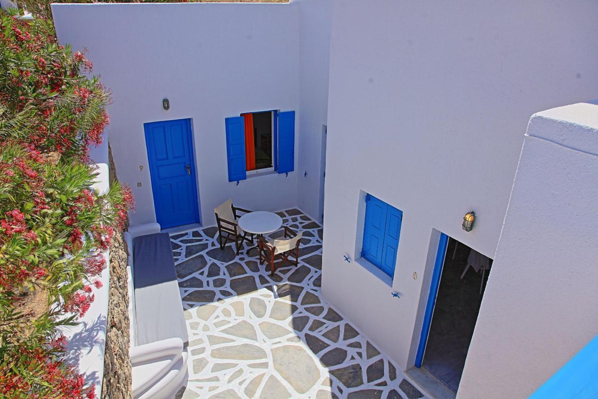 Apartment with Garden View