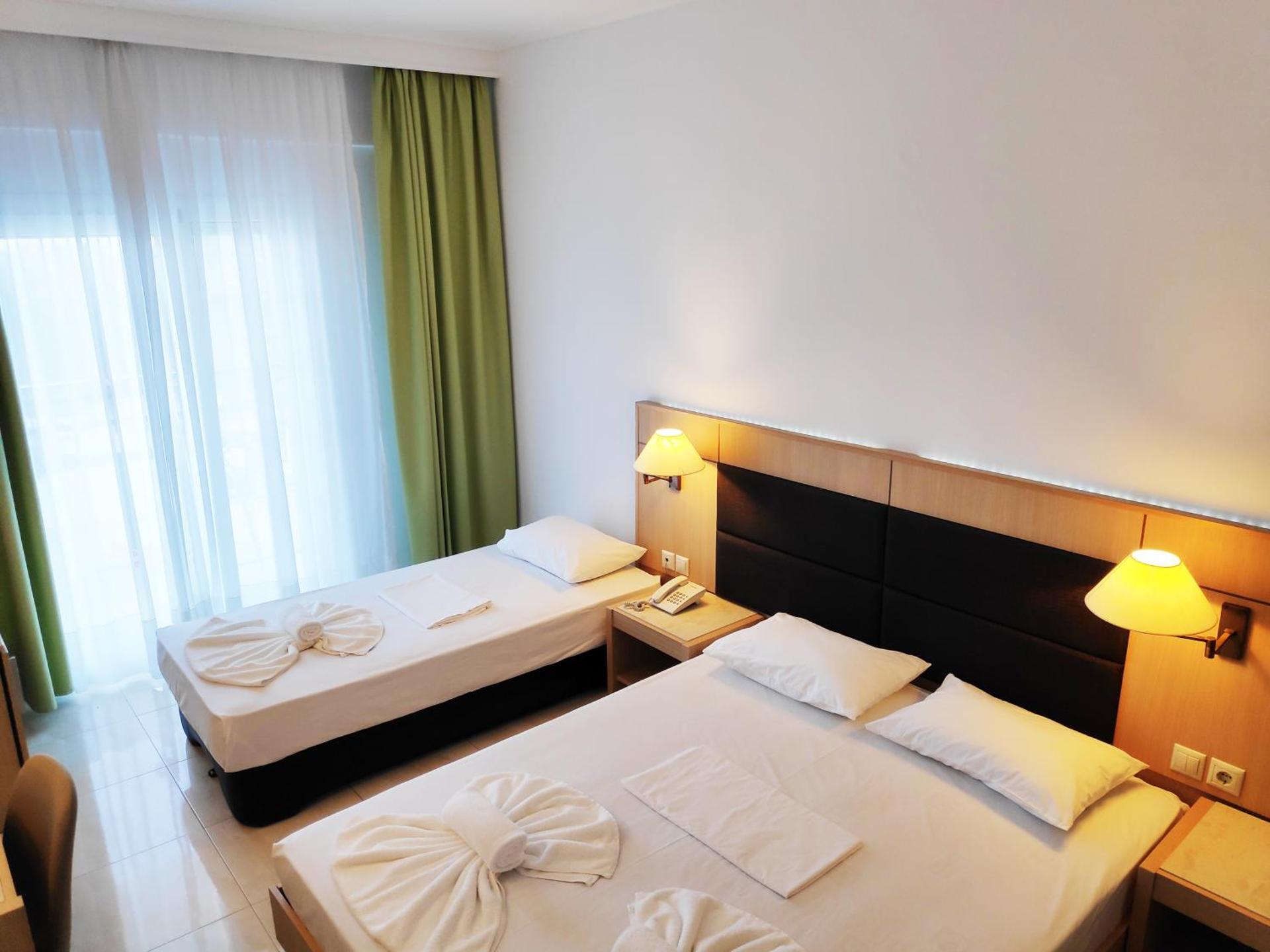 Halkidiki Palace - Photo 22