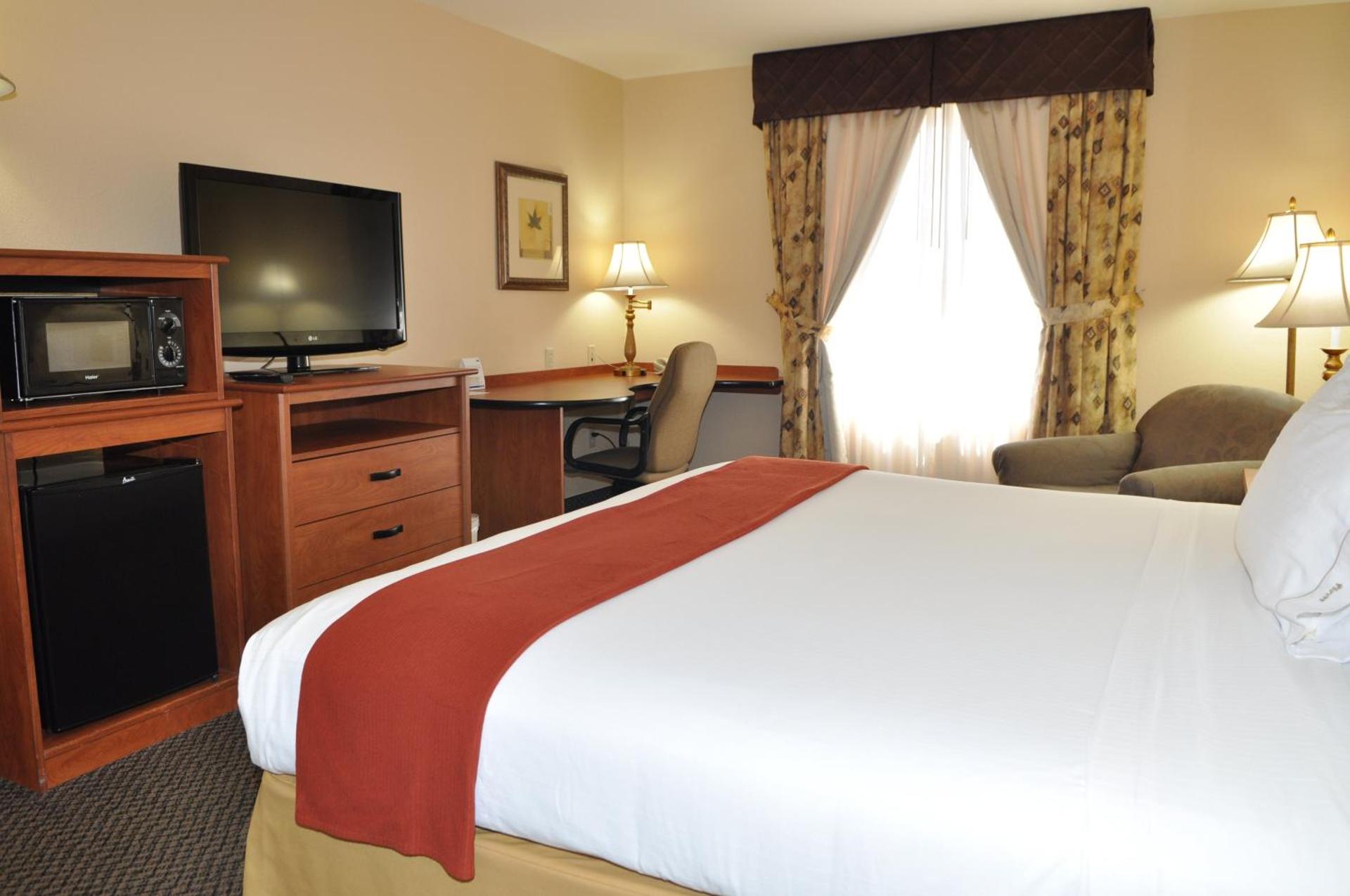 Holiday Inn Express Las Vegas-Nellis by IHG - Photo 34