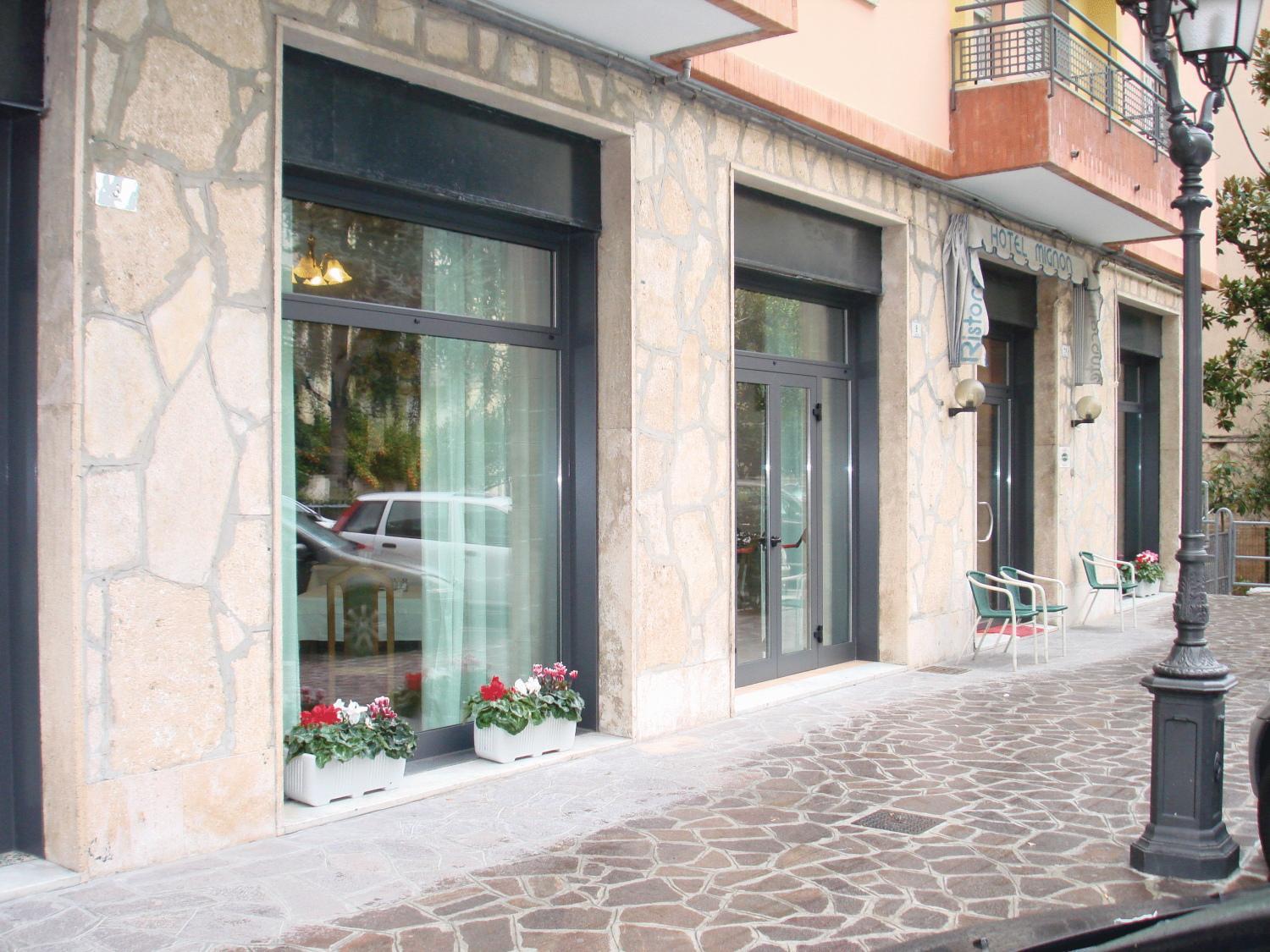 Hotel Mignon 50 MT DALLA SPIAGGIA E DALL'ISOLA PEDONALE - Photo 3